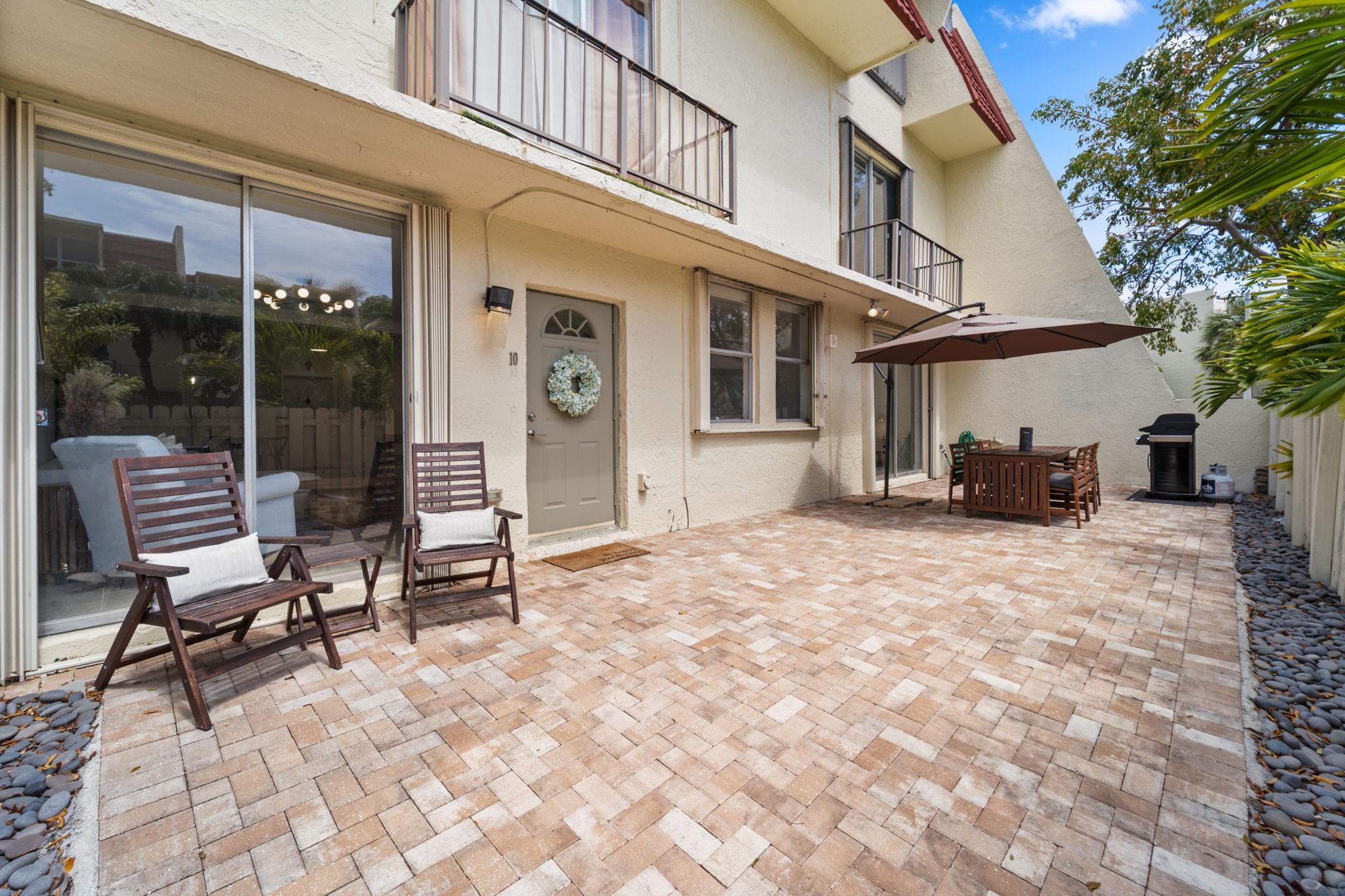 1655 NE 115th St 10B