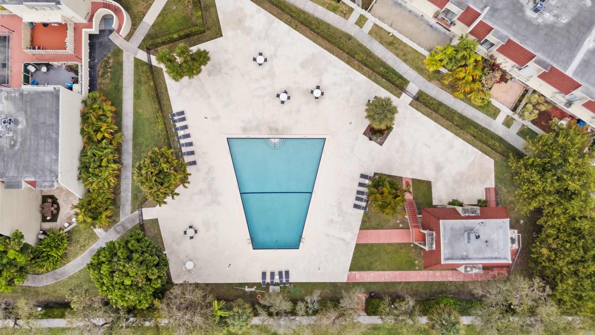 1655 NE 115th St 10B