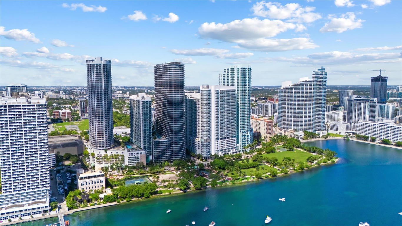 1800 N Bayshore Dr 2914