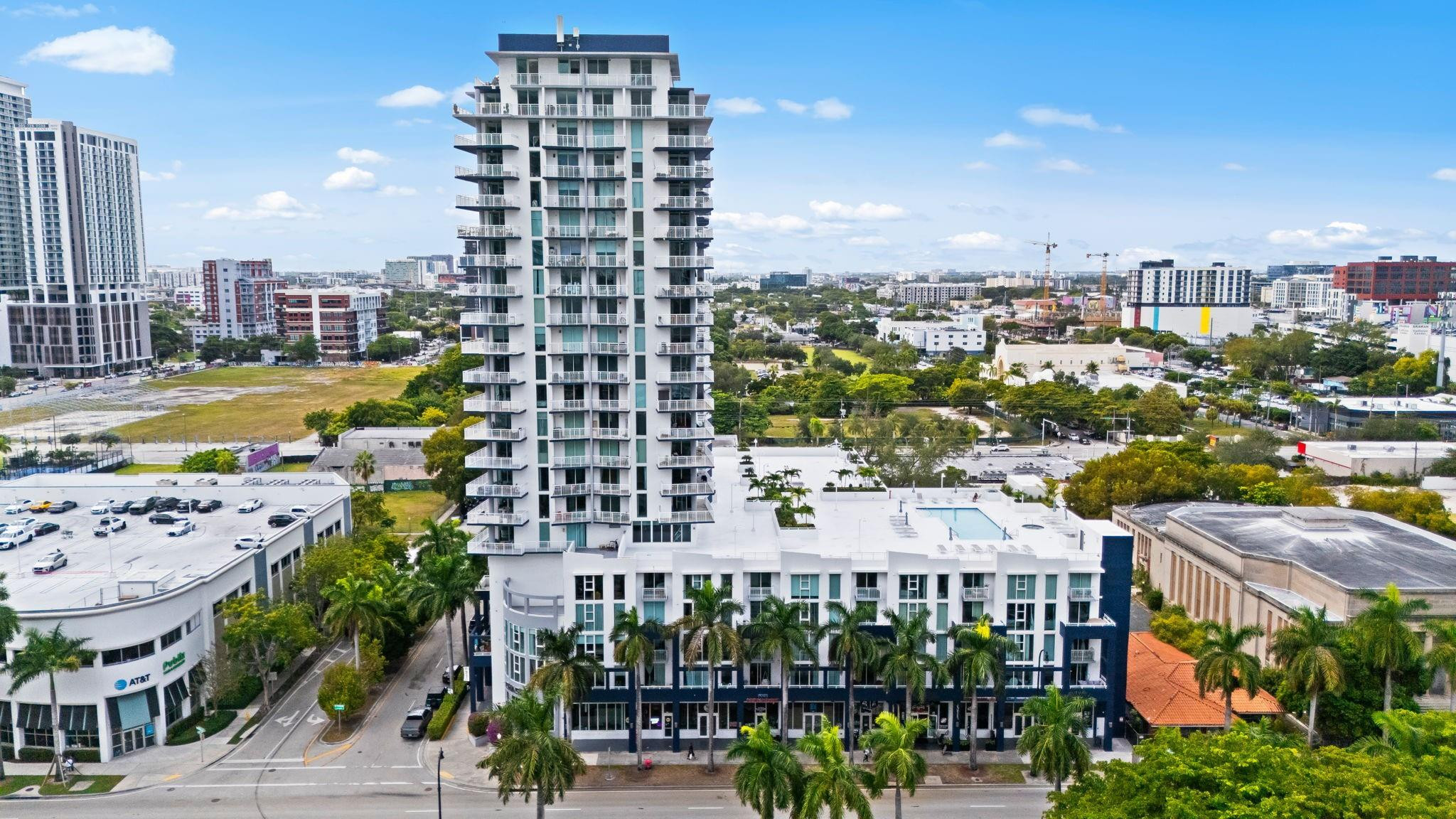 275 NE 18 ST 202