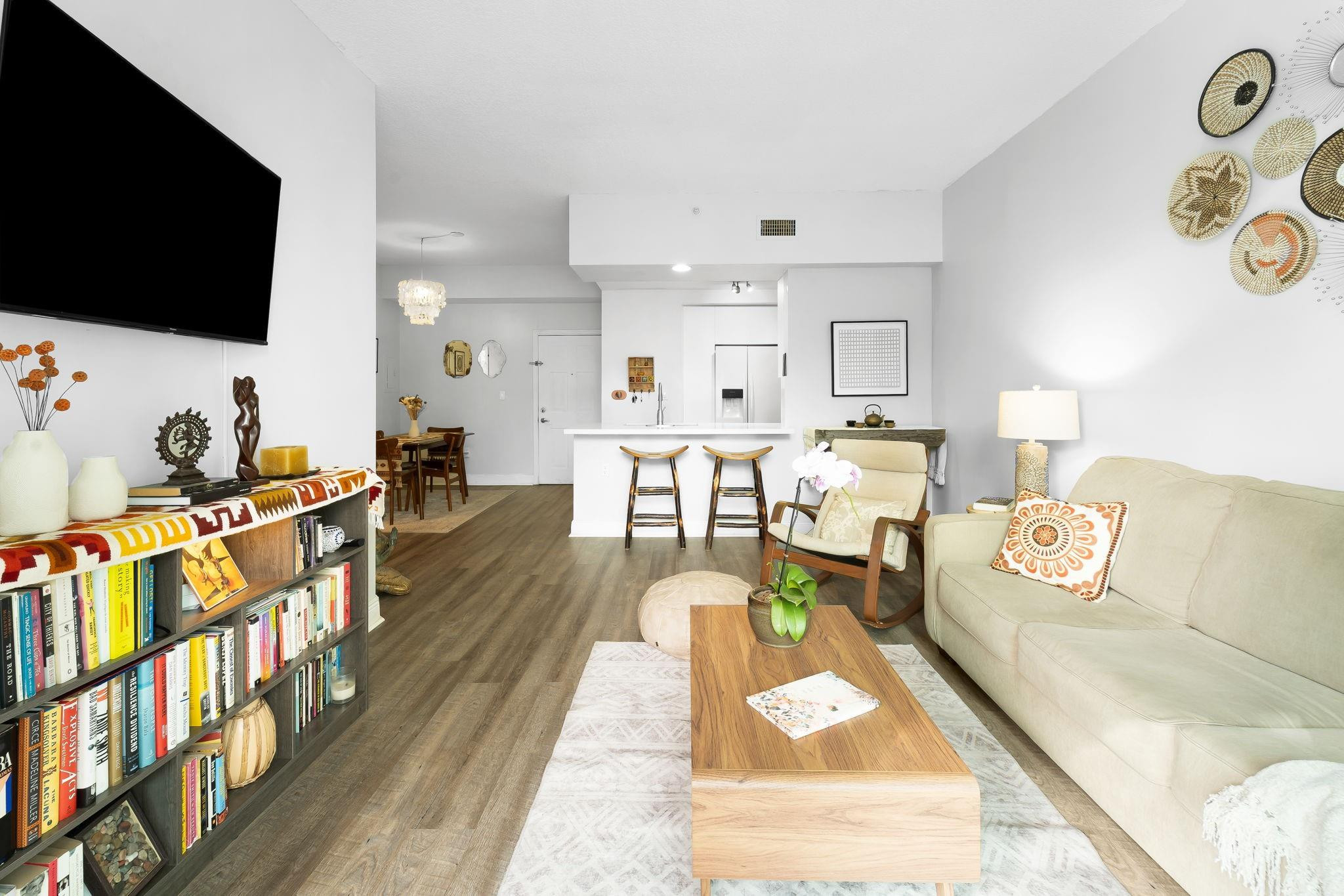 275 NE 18 ST 202