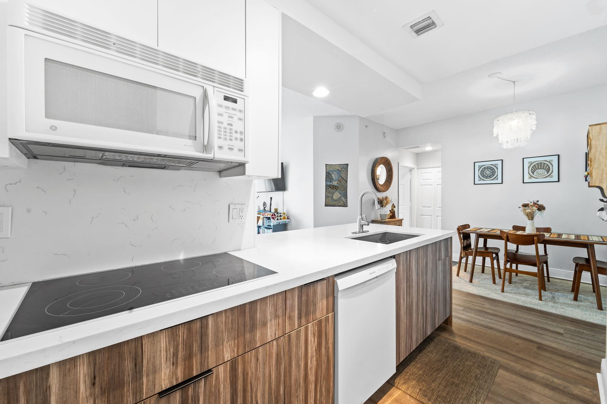 275 NE 18 ST 202