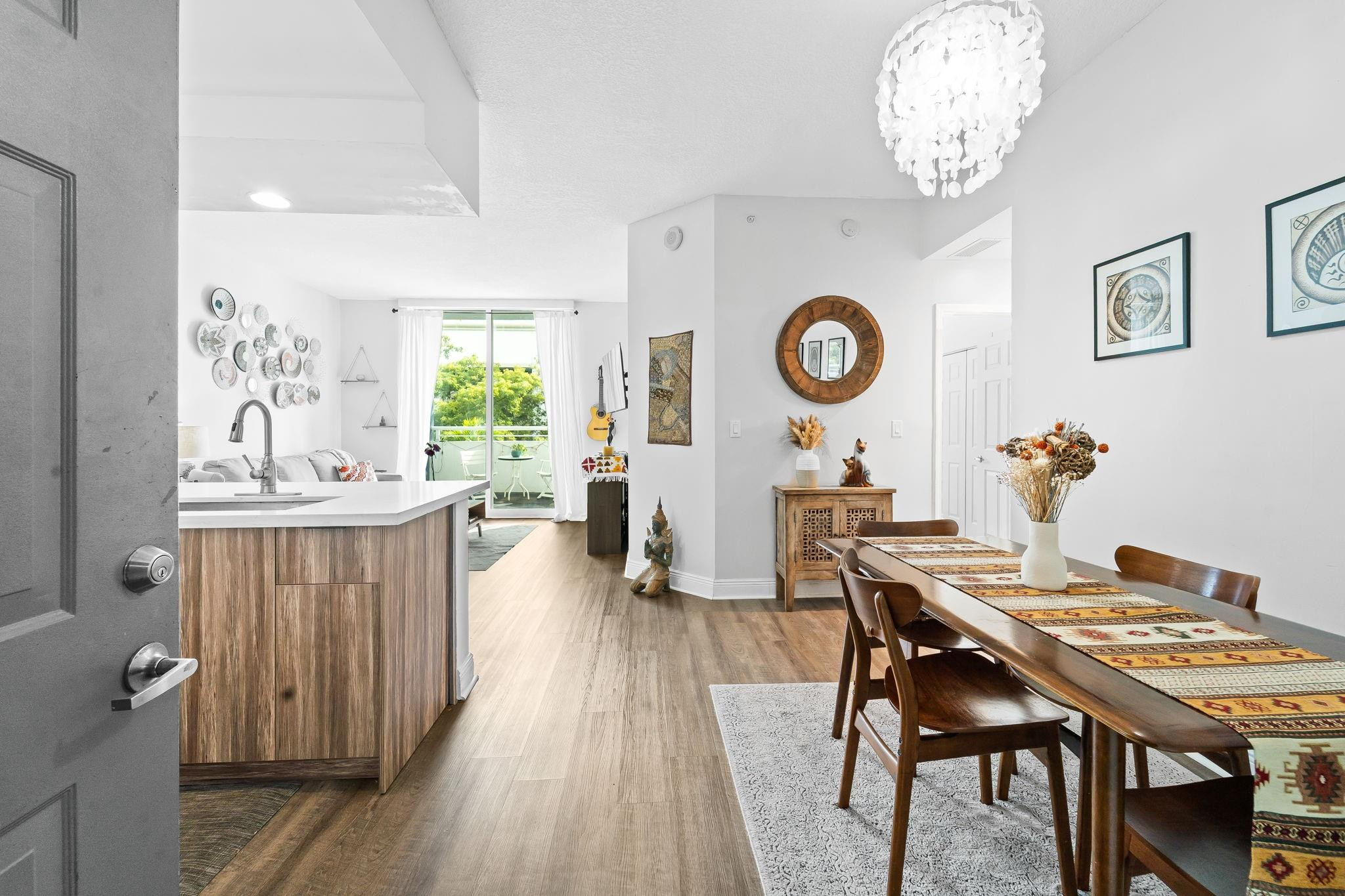 275 NE 18 ST 202