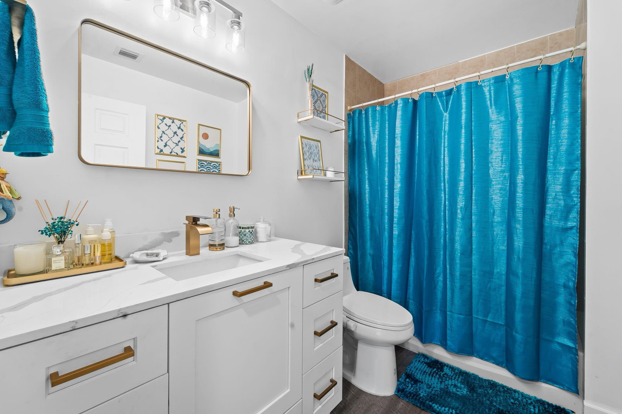 275 NE 18 ST 202