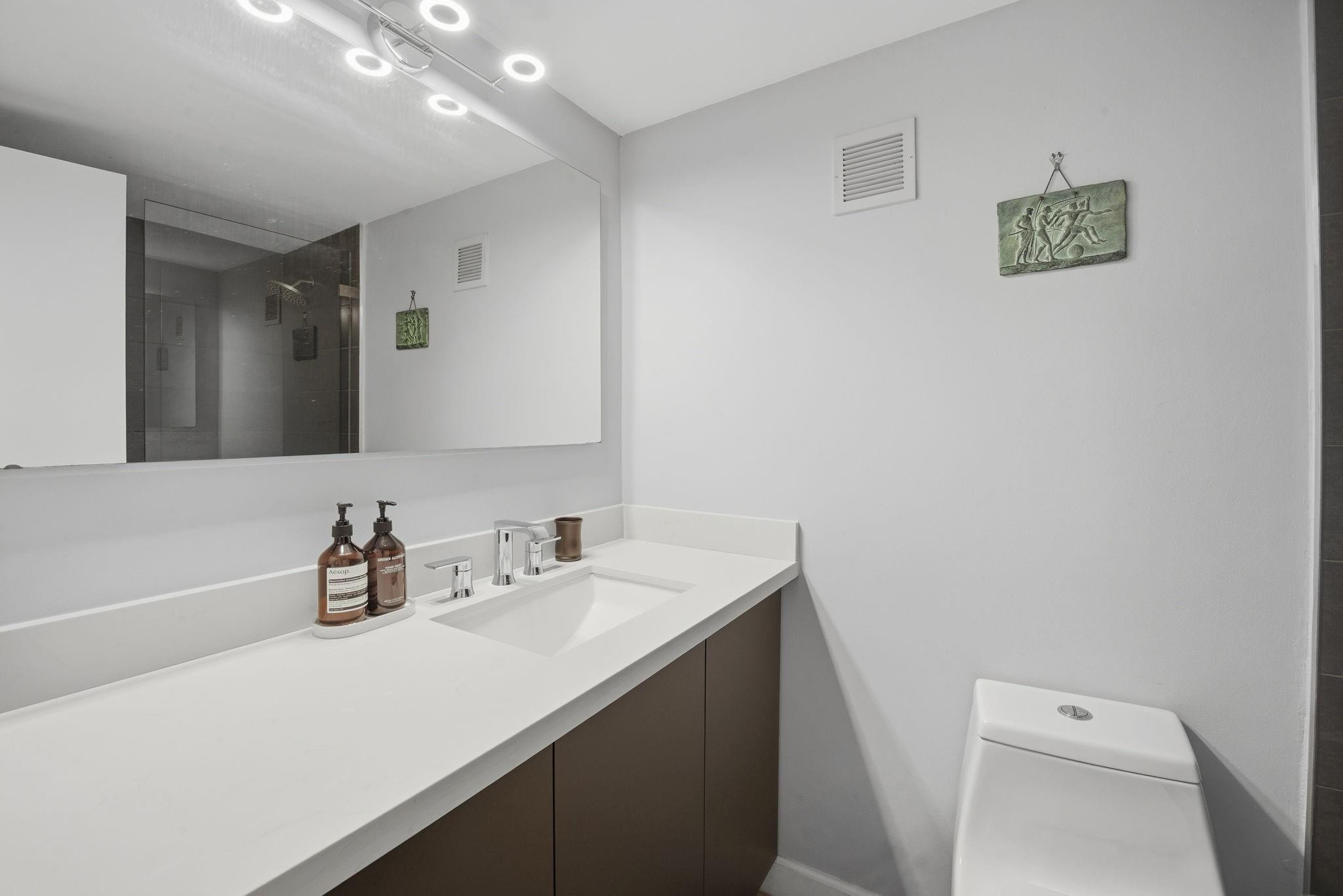 1200 West Avenue 324