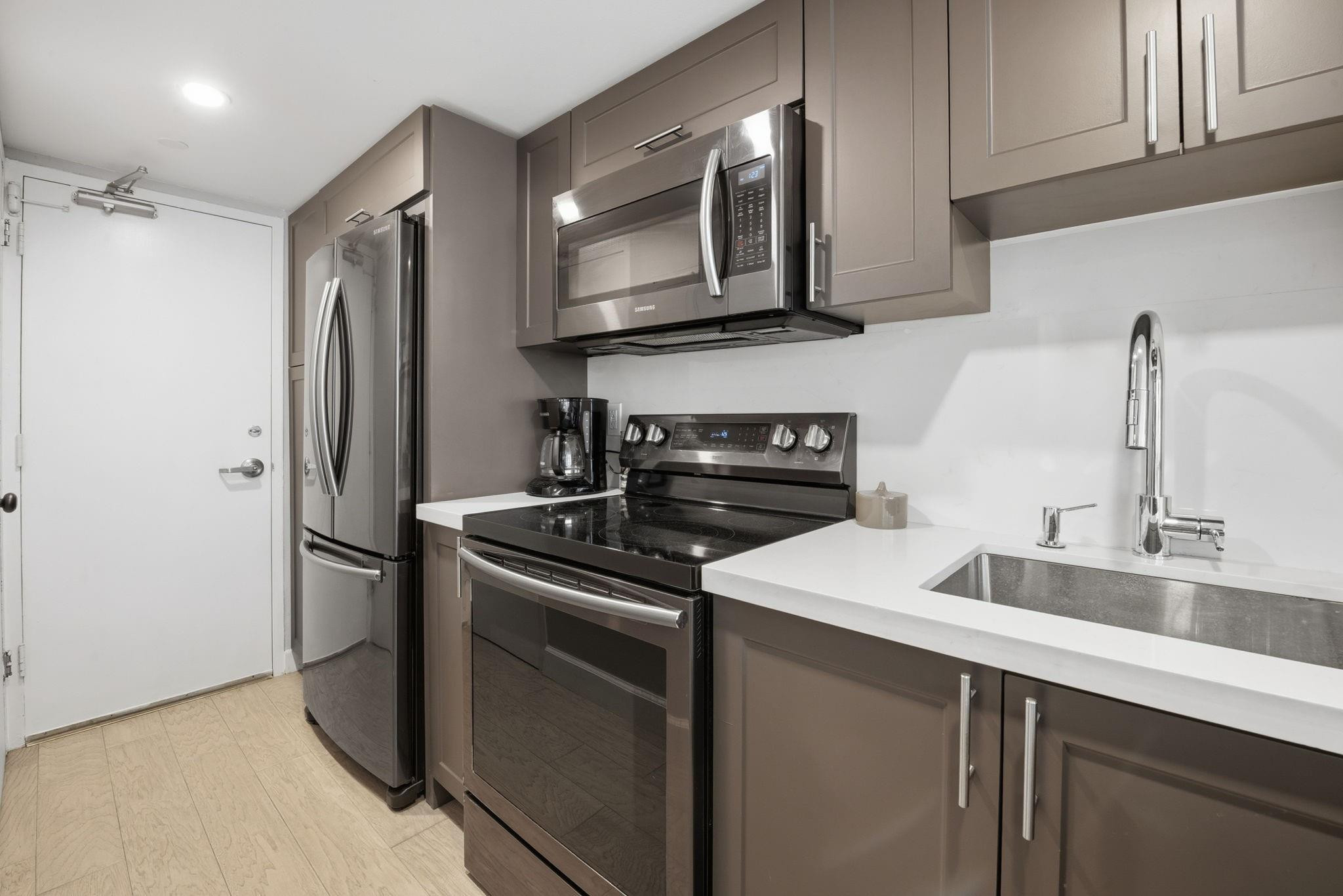 1200 West Avenue 324