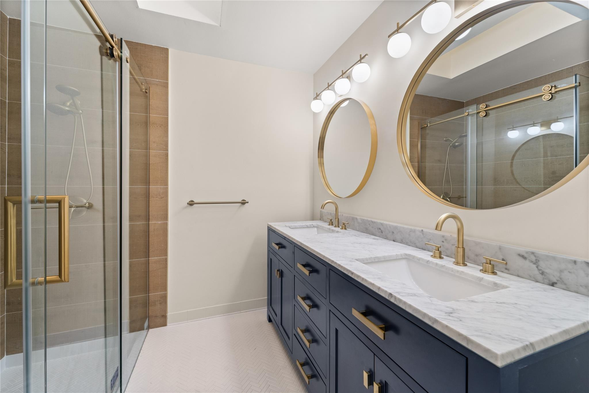 3094 S Oakland Forest Drive 1702