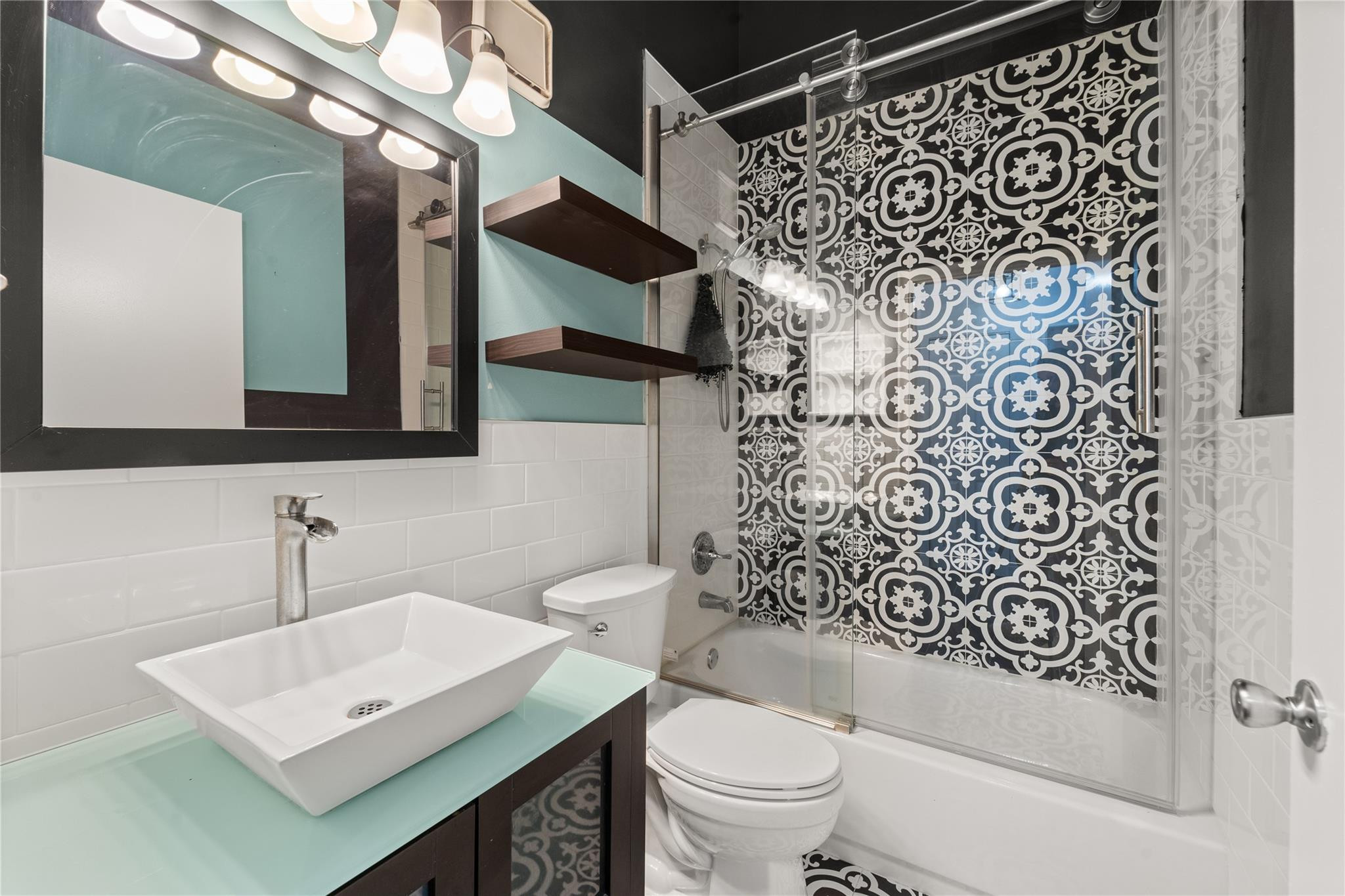 3094 S Oakland Forest Drive 1702