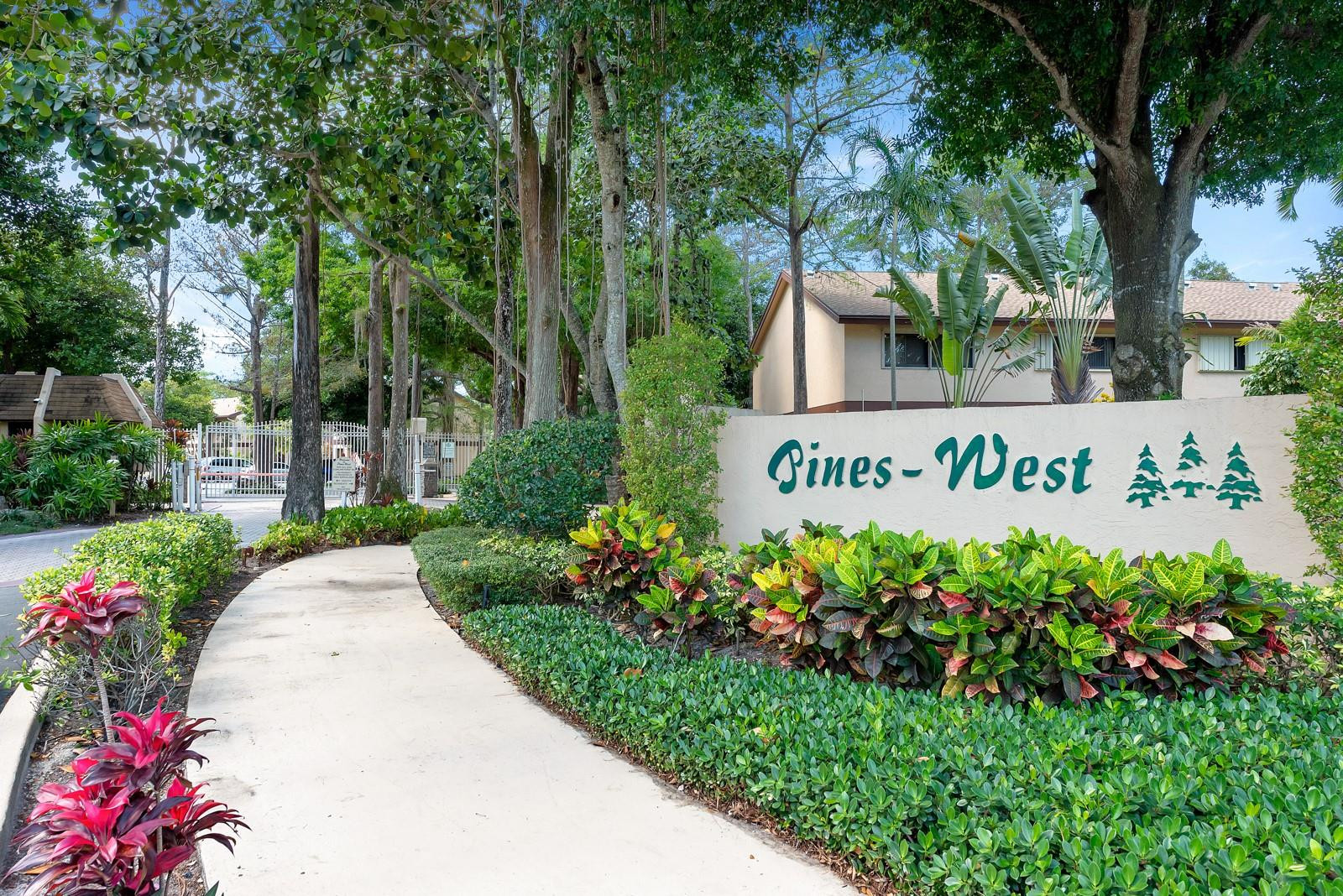 3094 S Oakland Forest Drive 1702