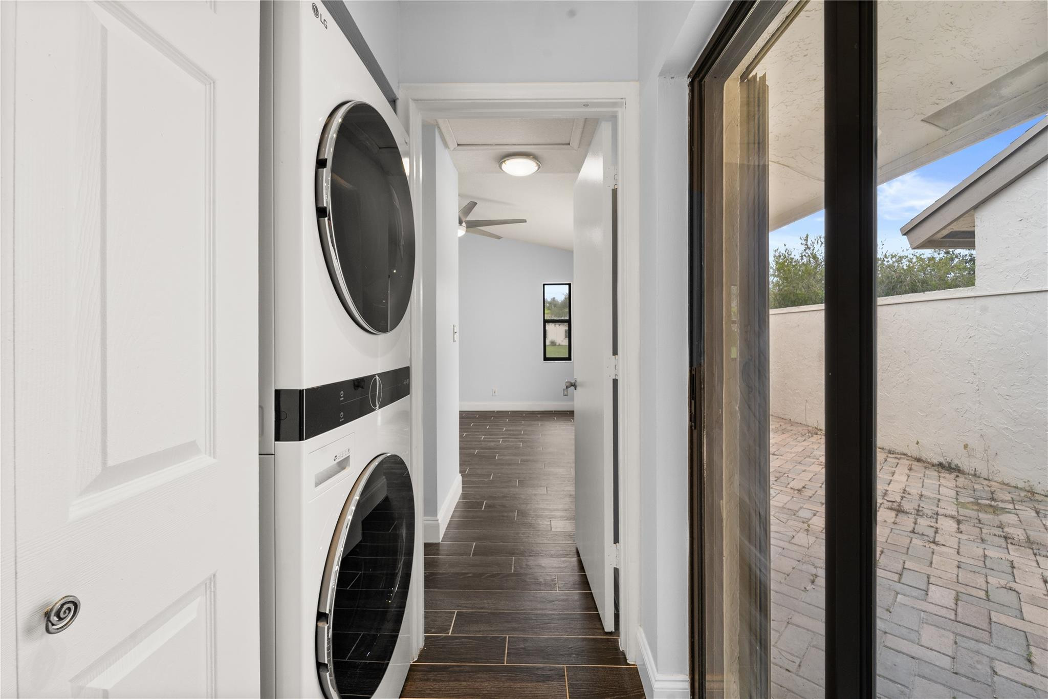 3094 S Oakland Forest Drive 1702