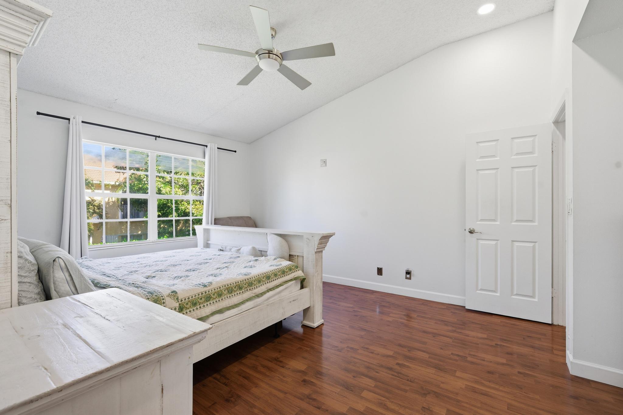 11339 Lakeview Drive Drive 4o