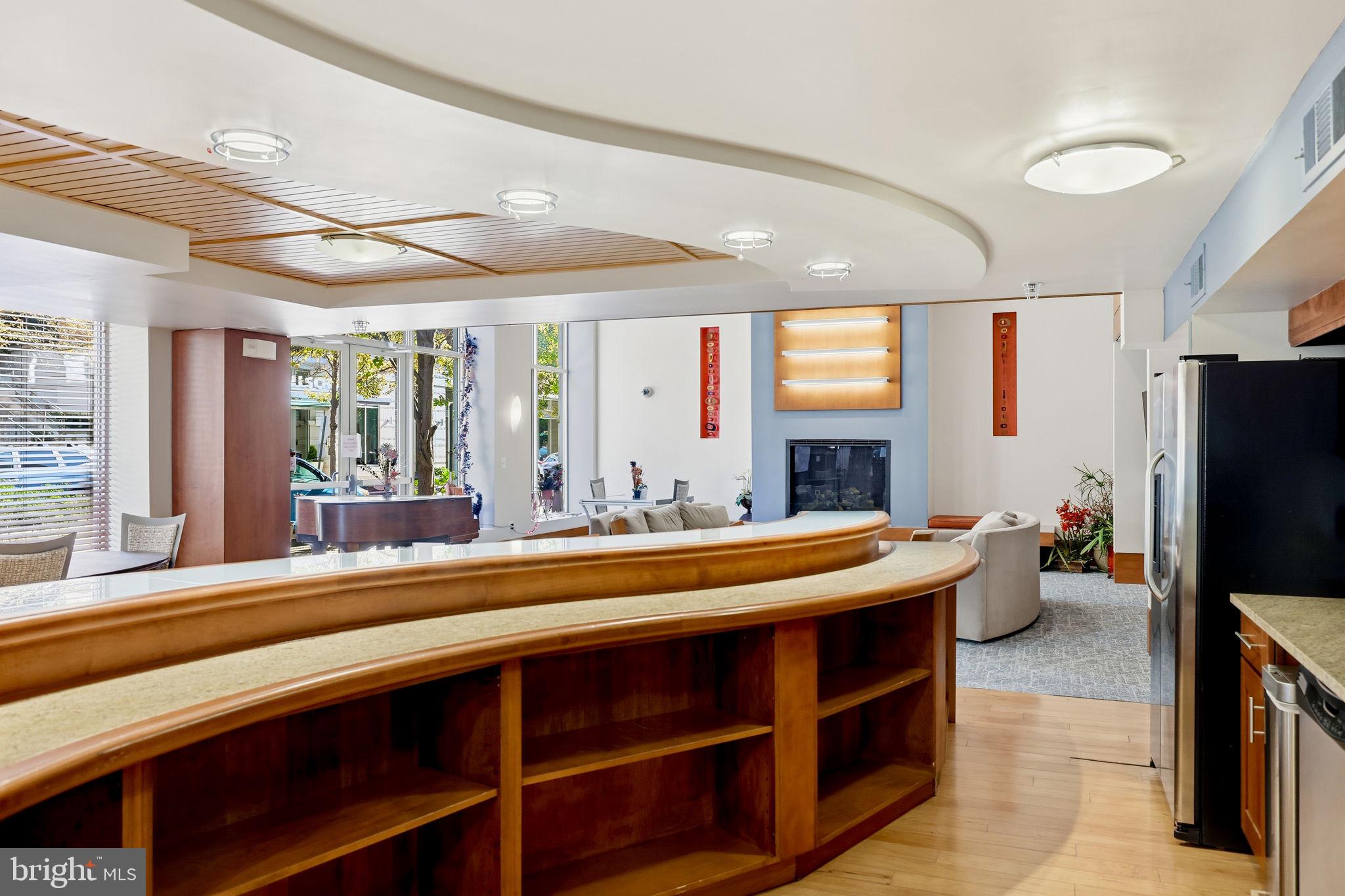 2200 N WESTMORELAND STREET 202