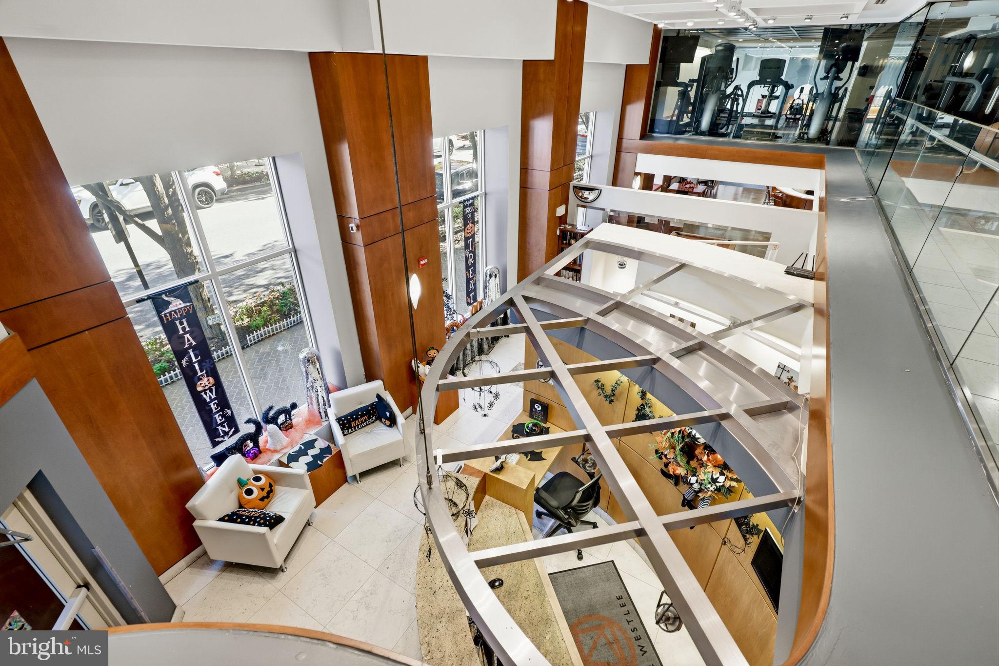 2200 N WESTMORELAND STREET 202