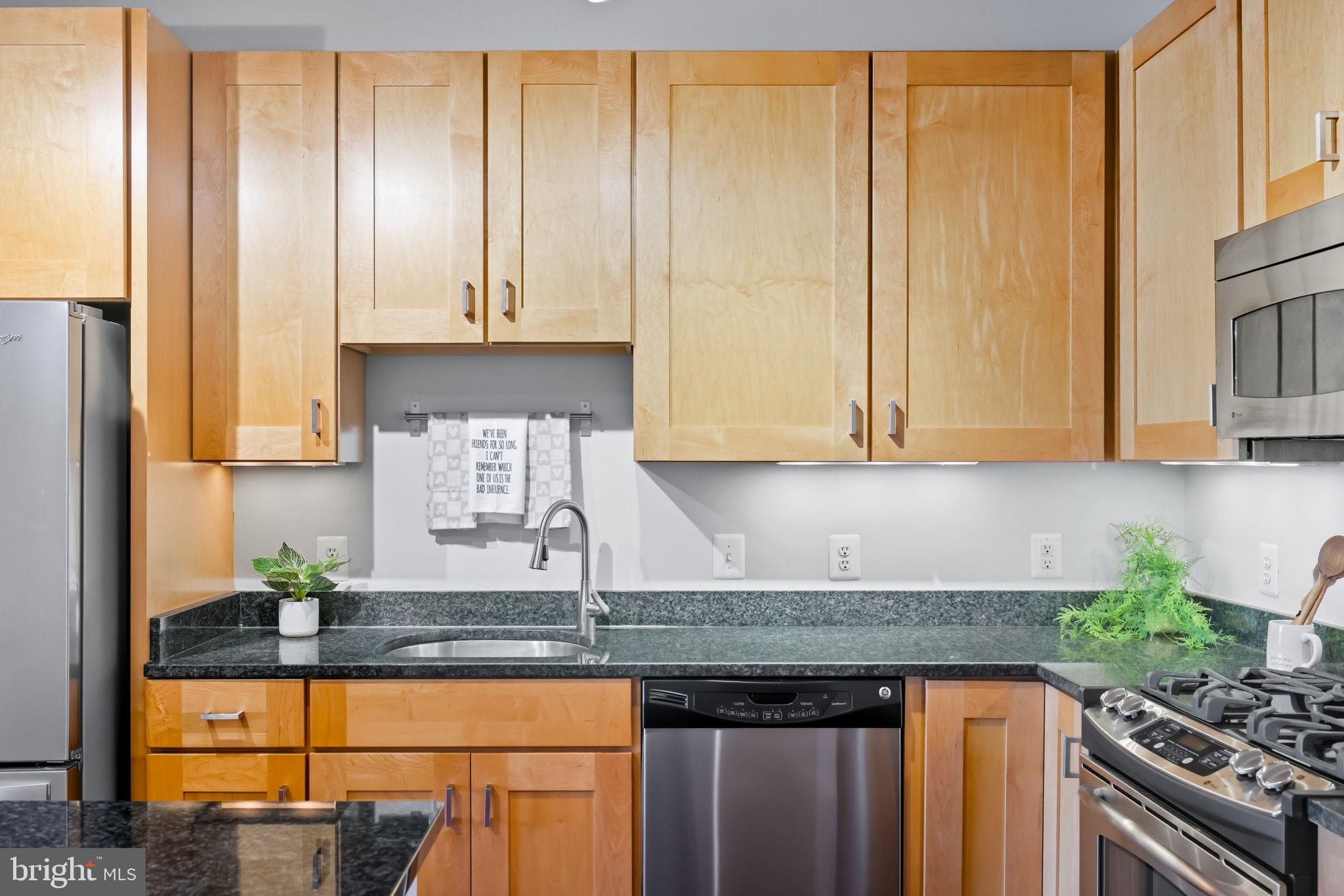 2200 N WESTMORELAND STREET 202