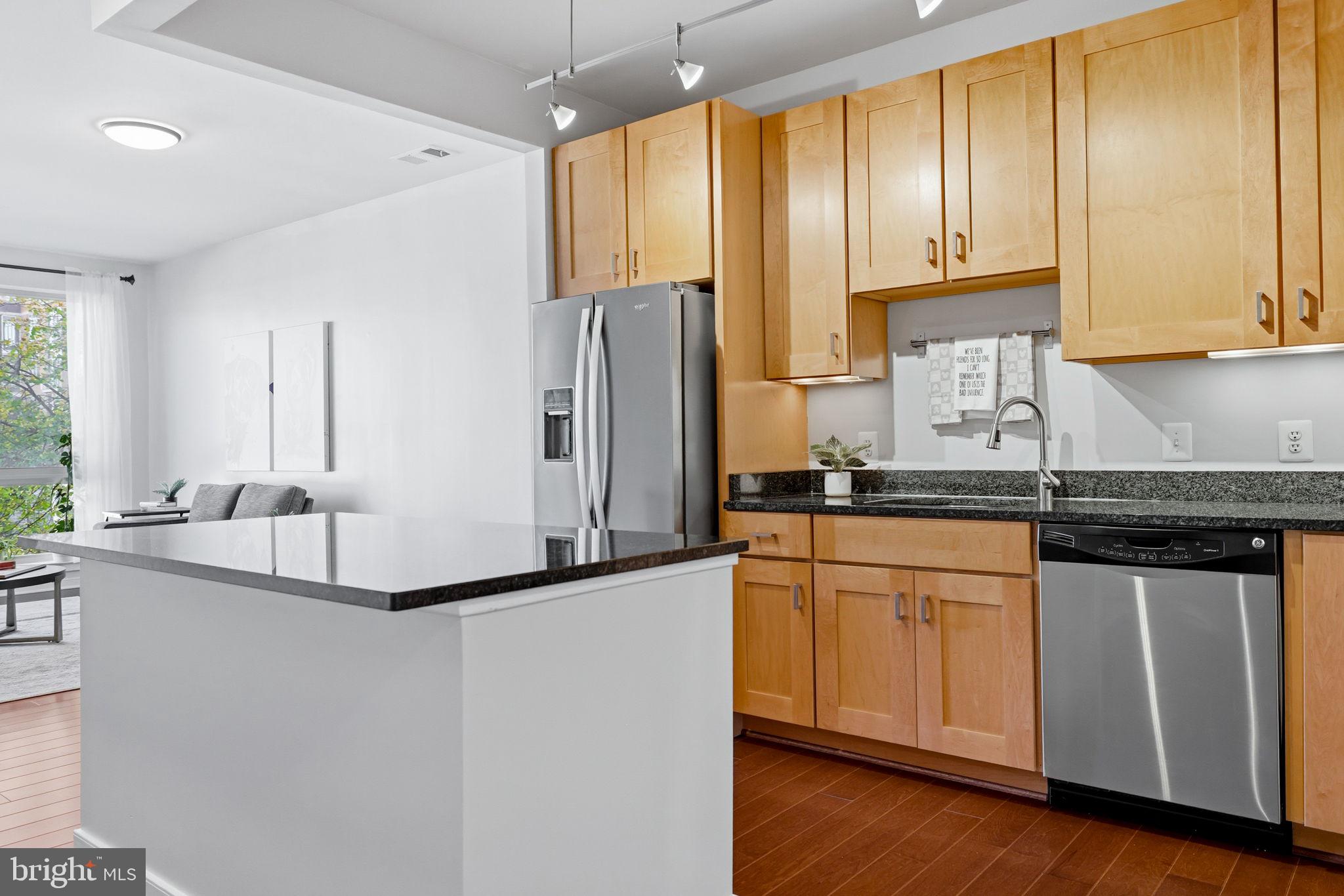 2200 N WESTMORELAND STREET 202