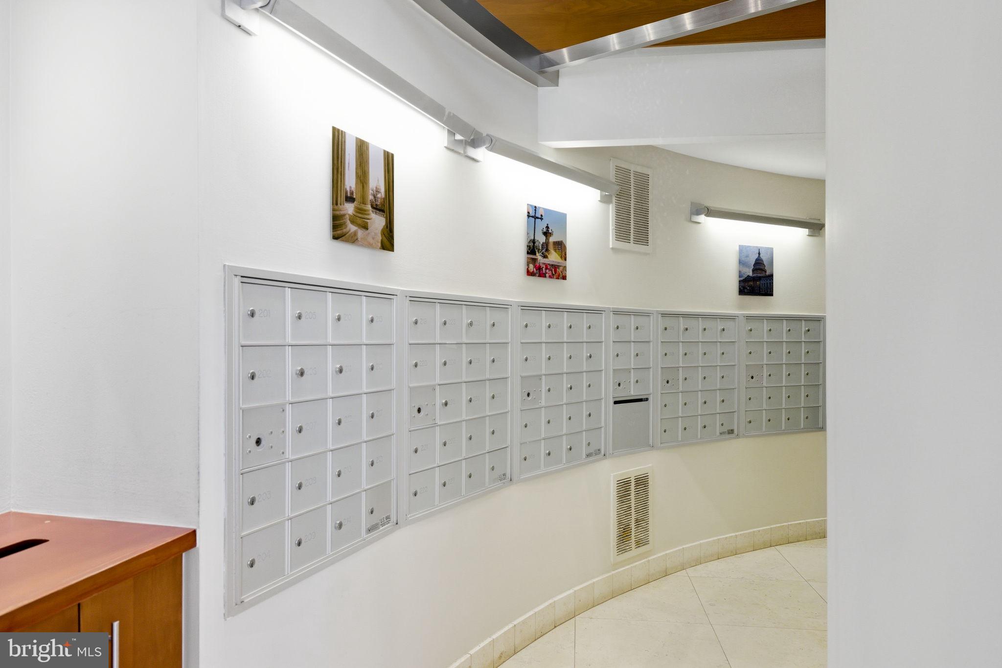 2200 N WESTMORELAND STREET 202