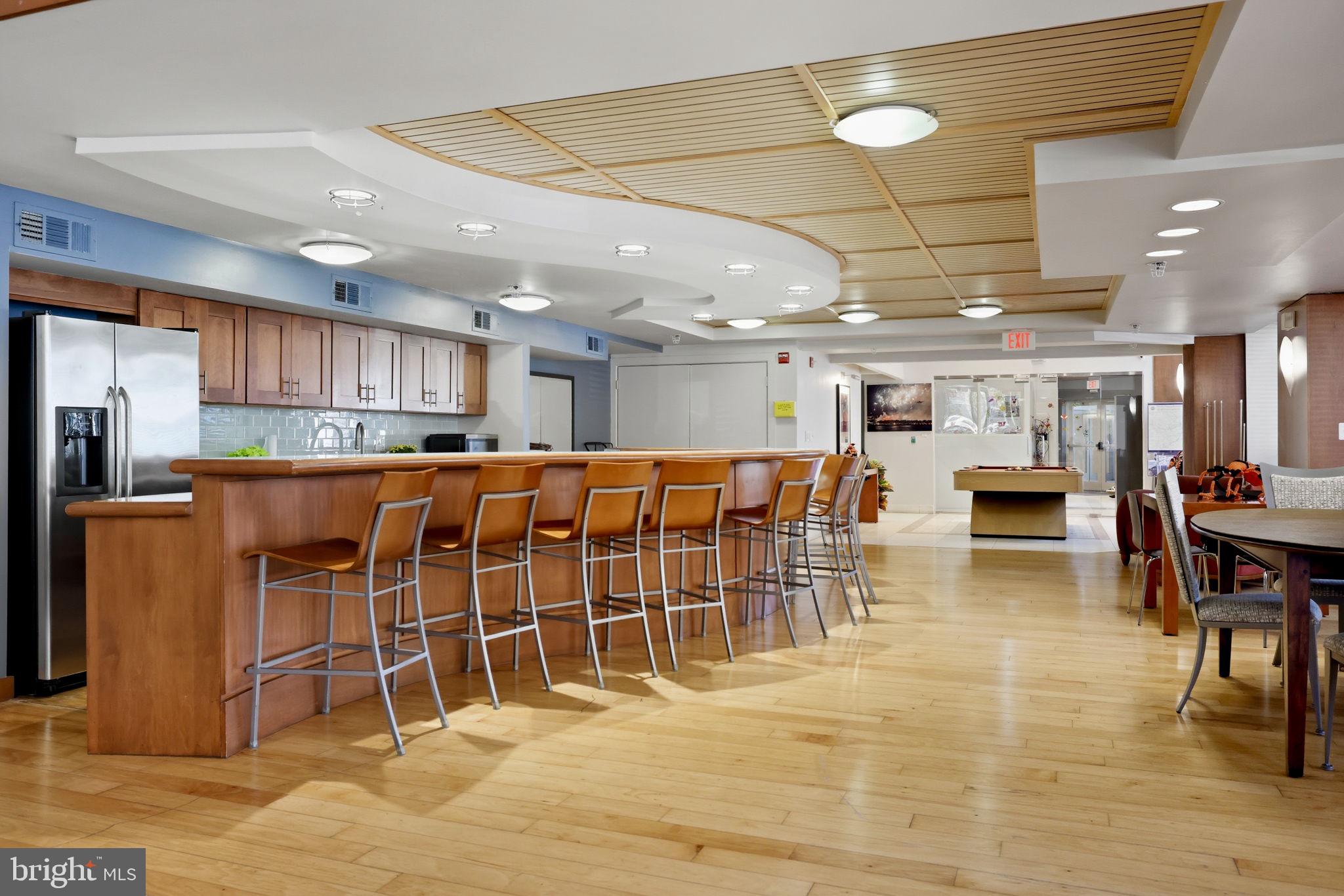 2200 N WESTMORELAND STREET 202