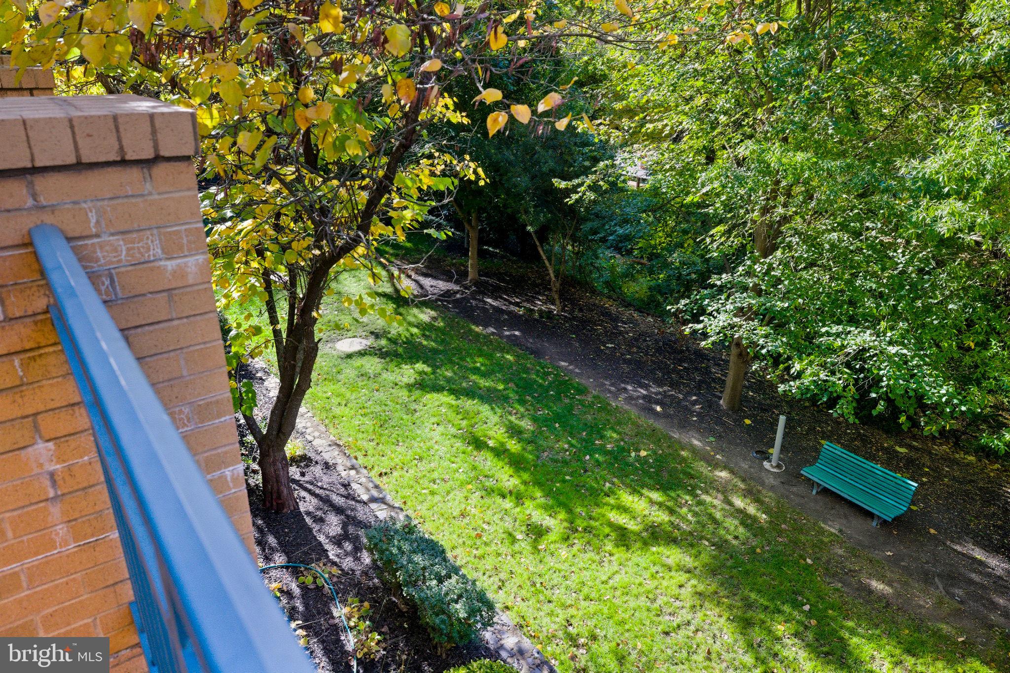 2200 N WESTMORELAND STREET 202