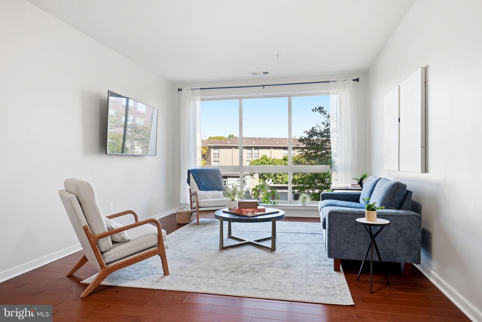 2200 N WESTMORELAND STREET 202