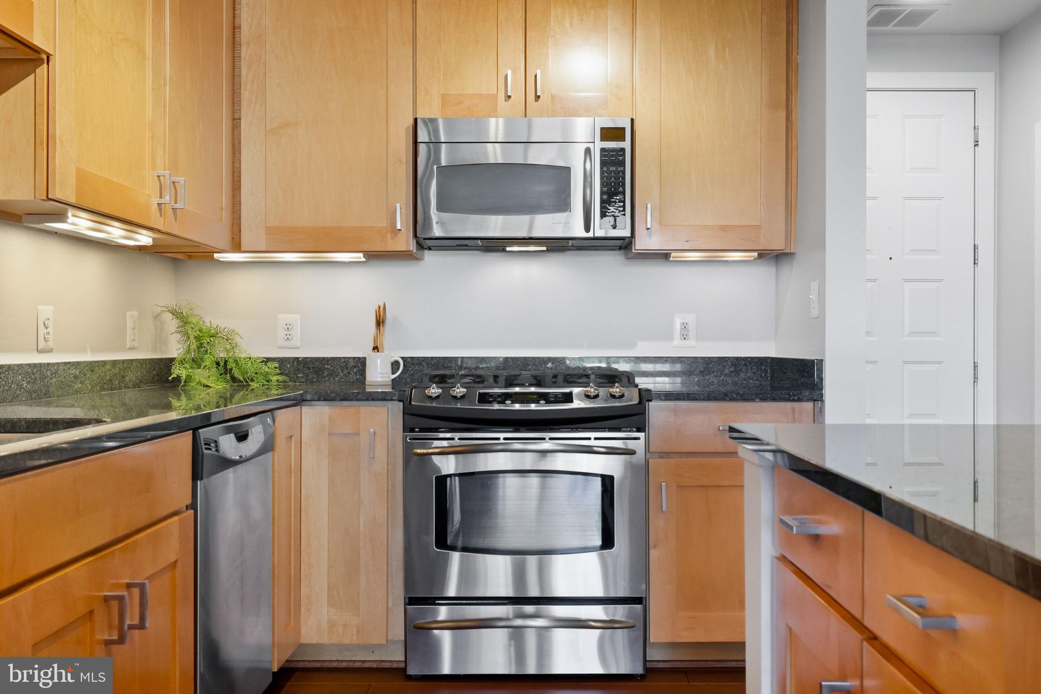 2200 N WESTMORELAND STREET 202