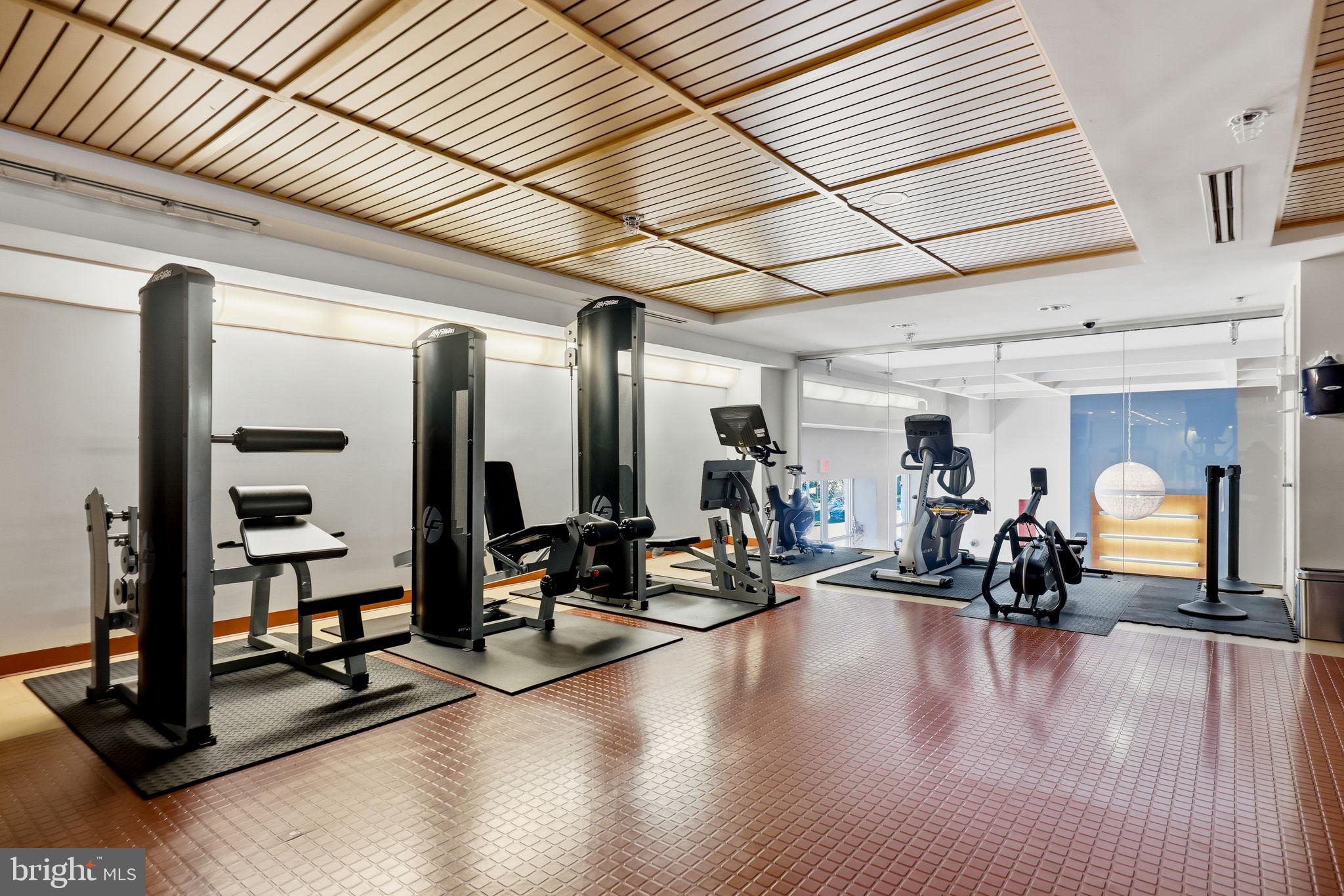 2200 N WESTMORELAND STREET 202