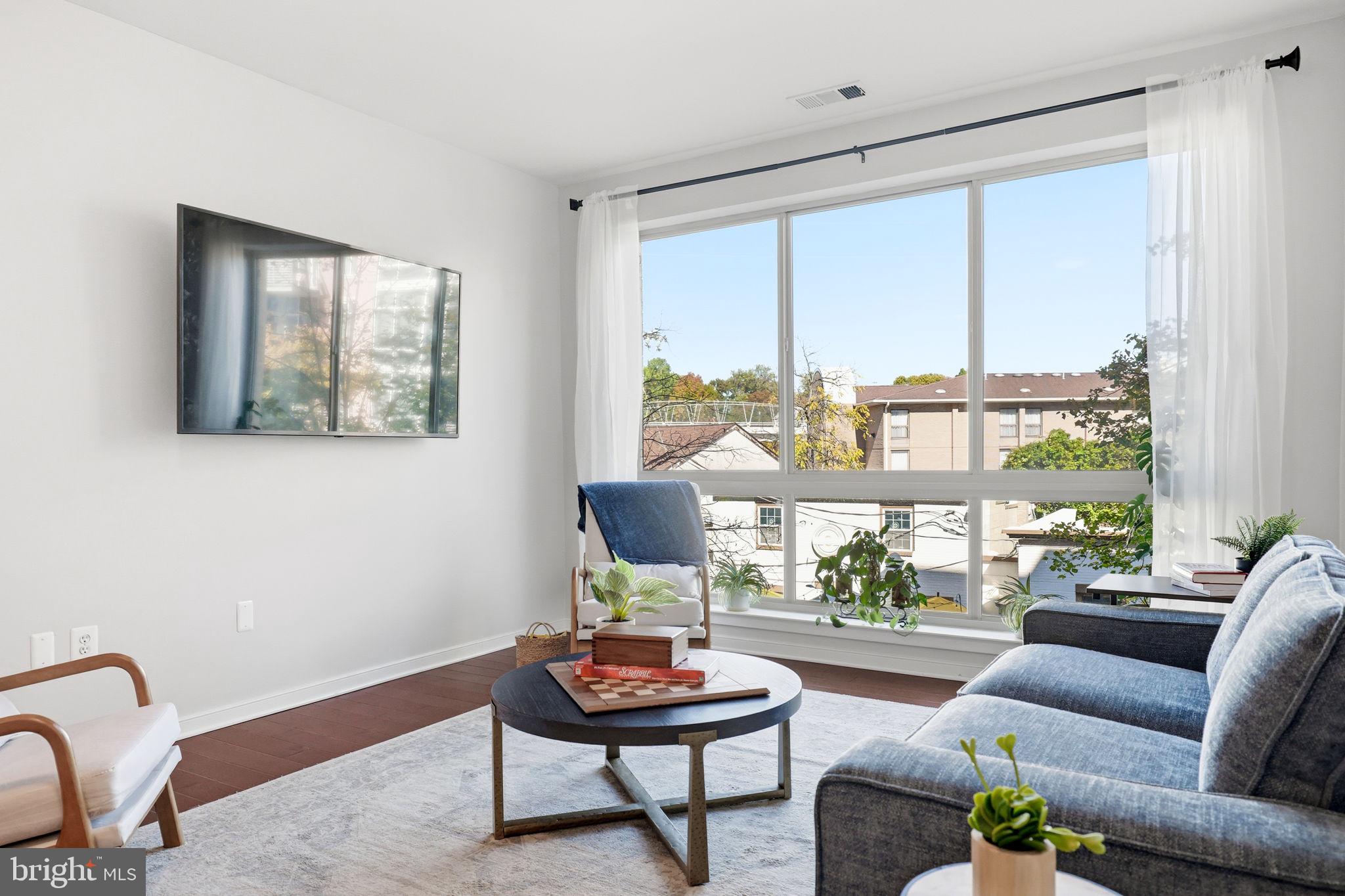 2200 N WESTMORELAND STREET 202