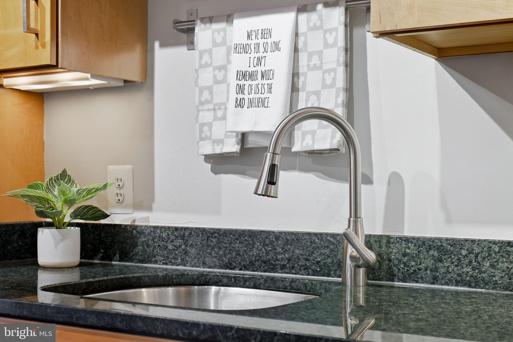 2200 N WESTMORELAND STREET 202