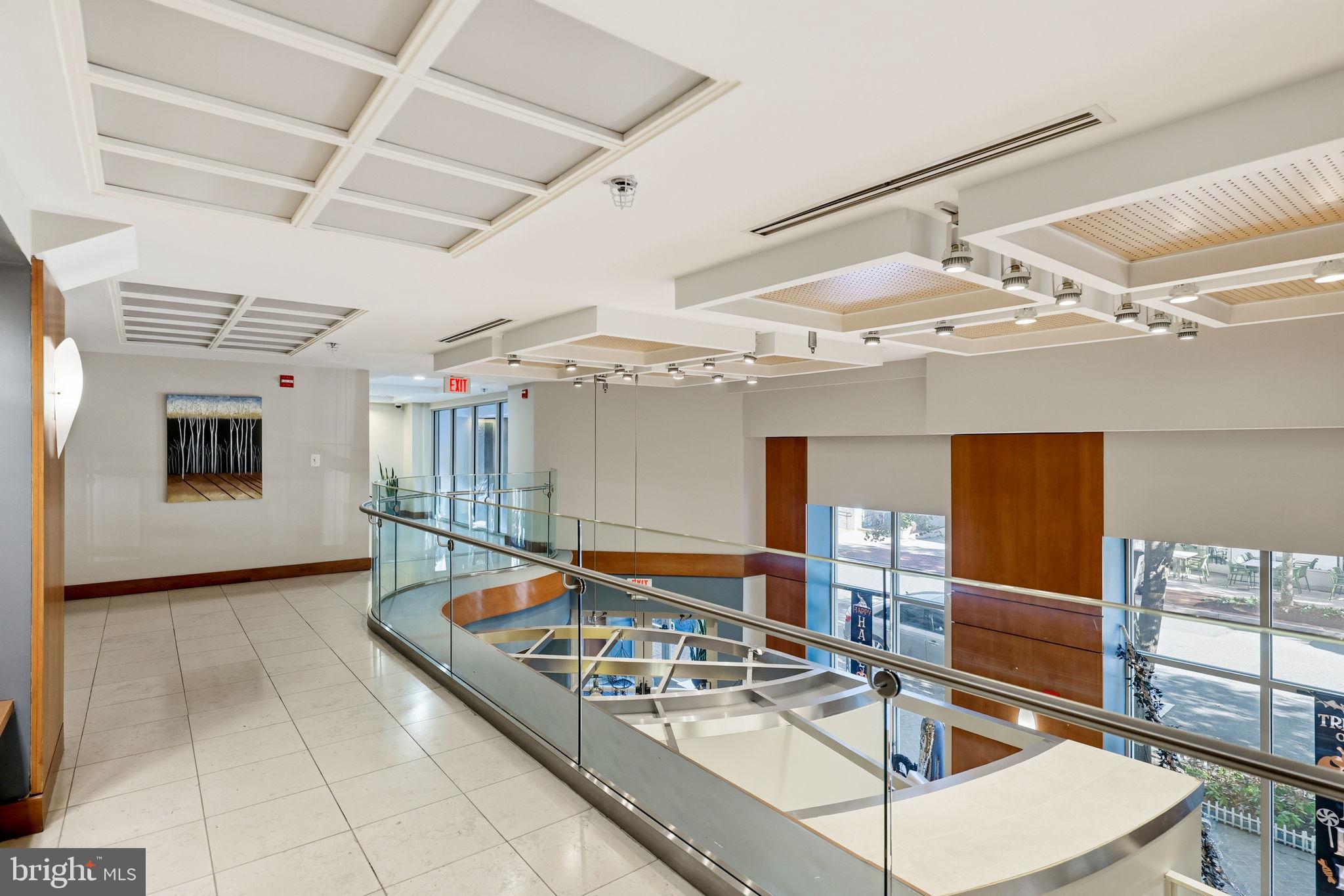 2200 N WESTMORELAND STREET 202