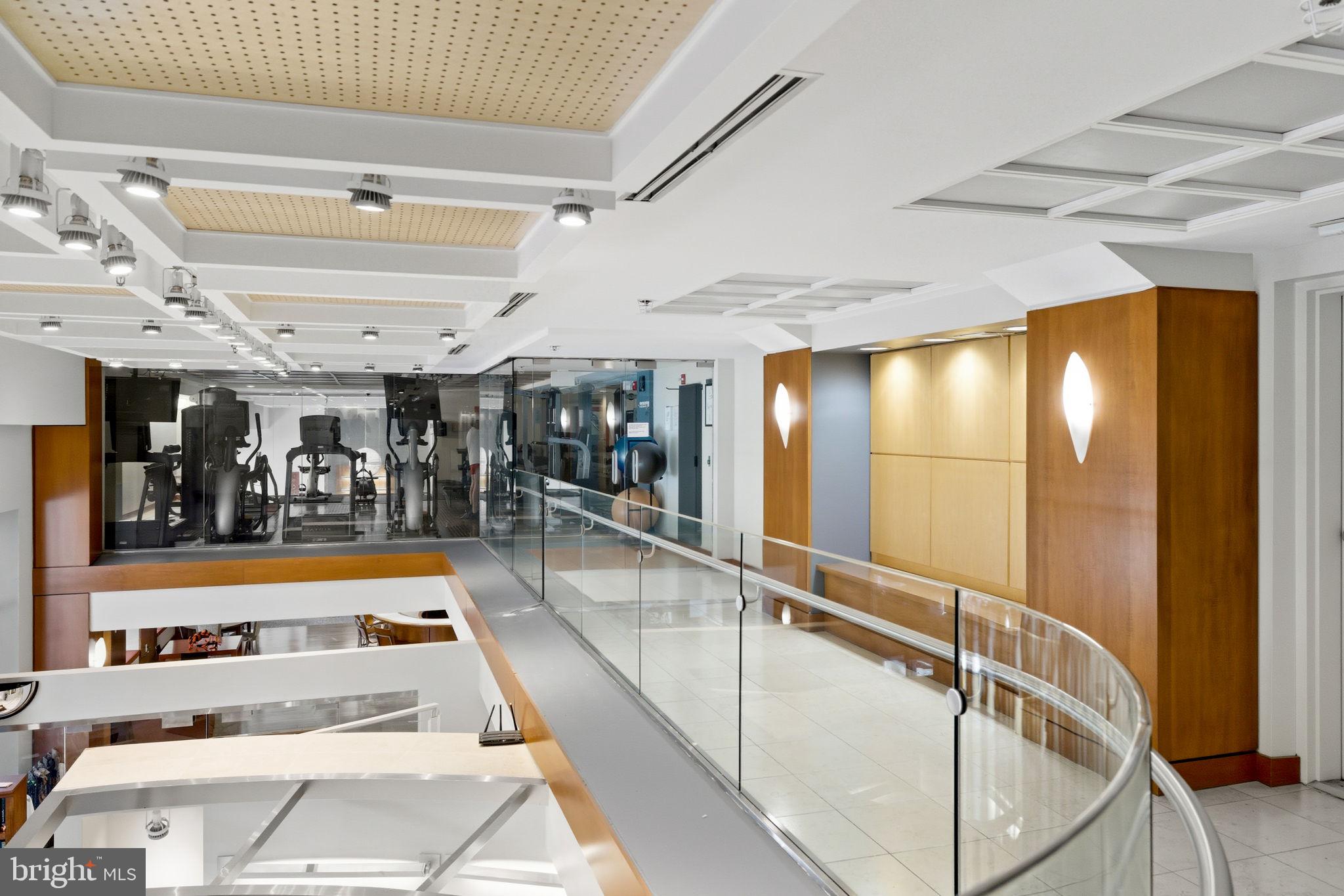 2200 N WESTMORELAND STREET 202