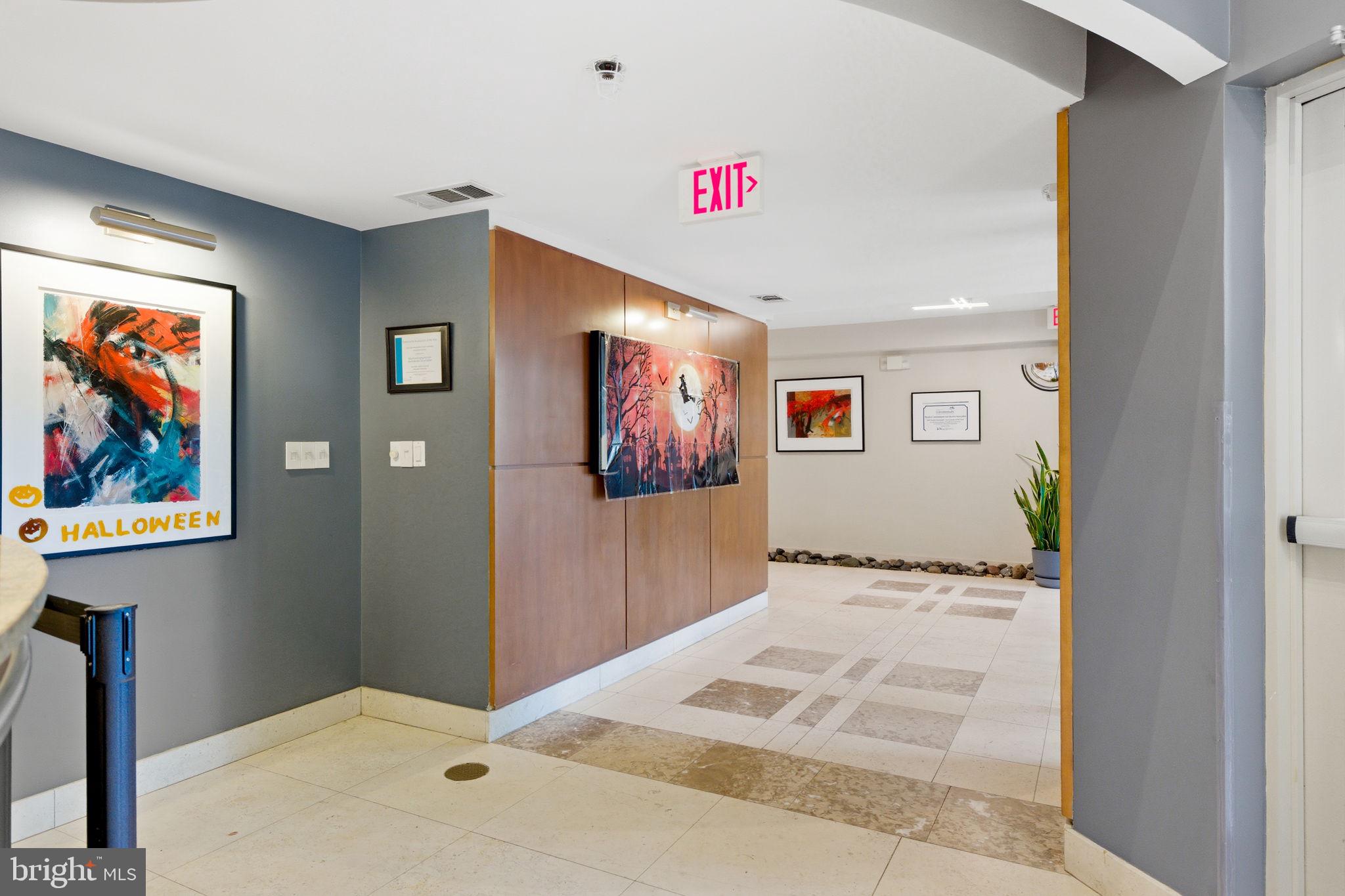 2200 N WESTMORELAND STREET 202