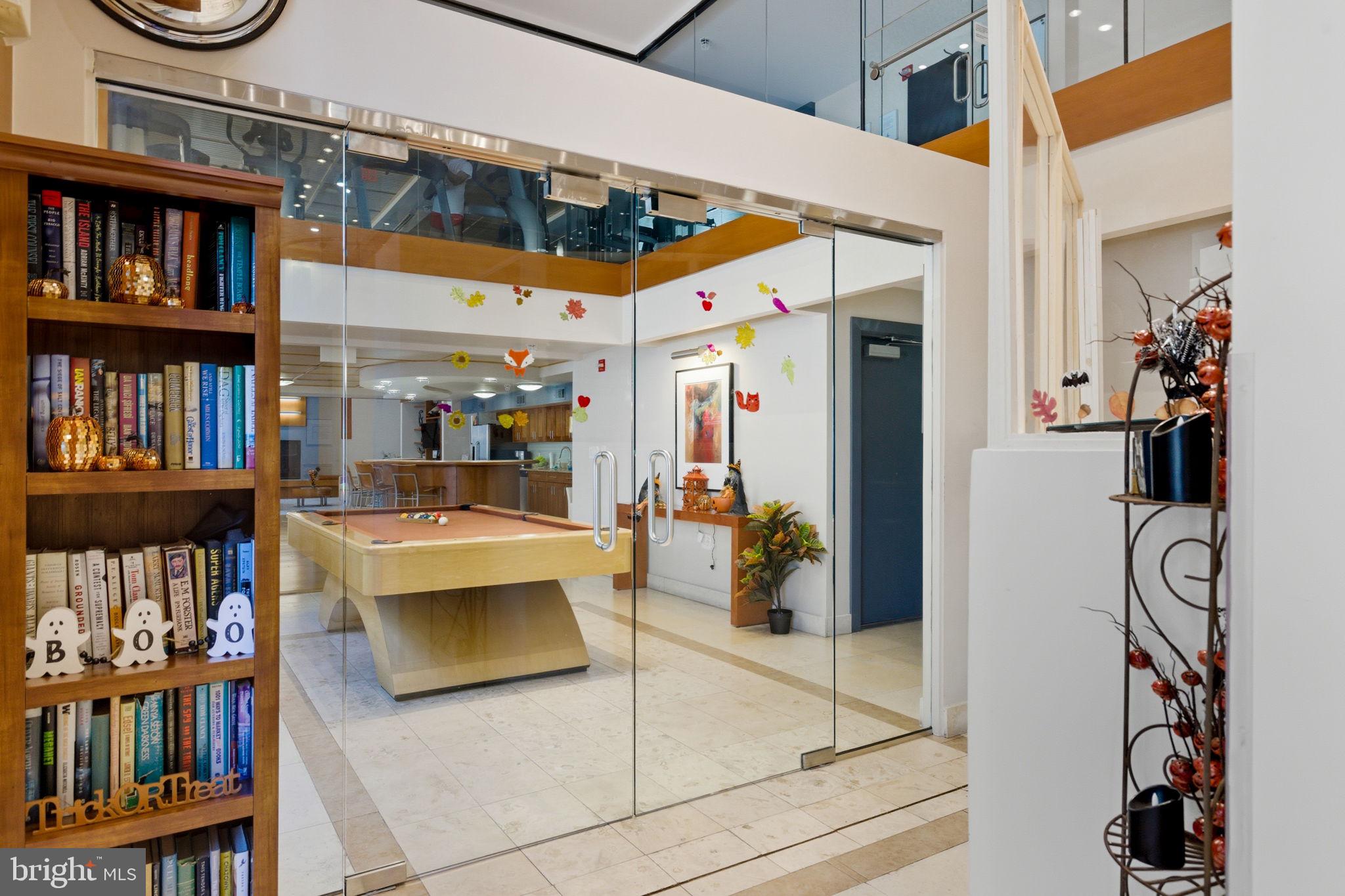 2200 N WESTMORELAND STREET 202