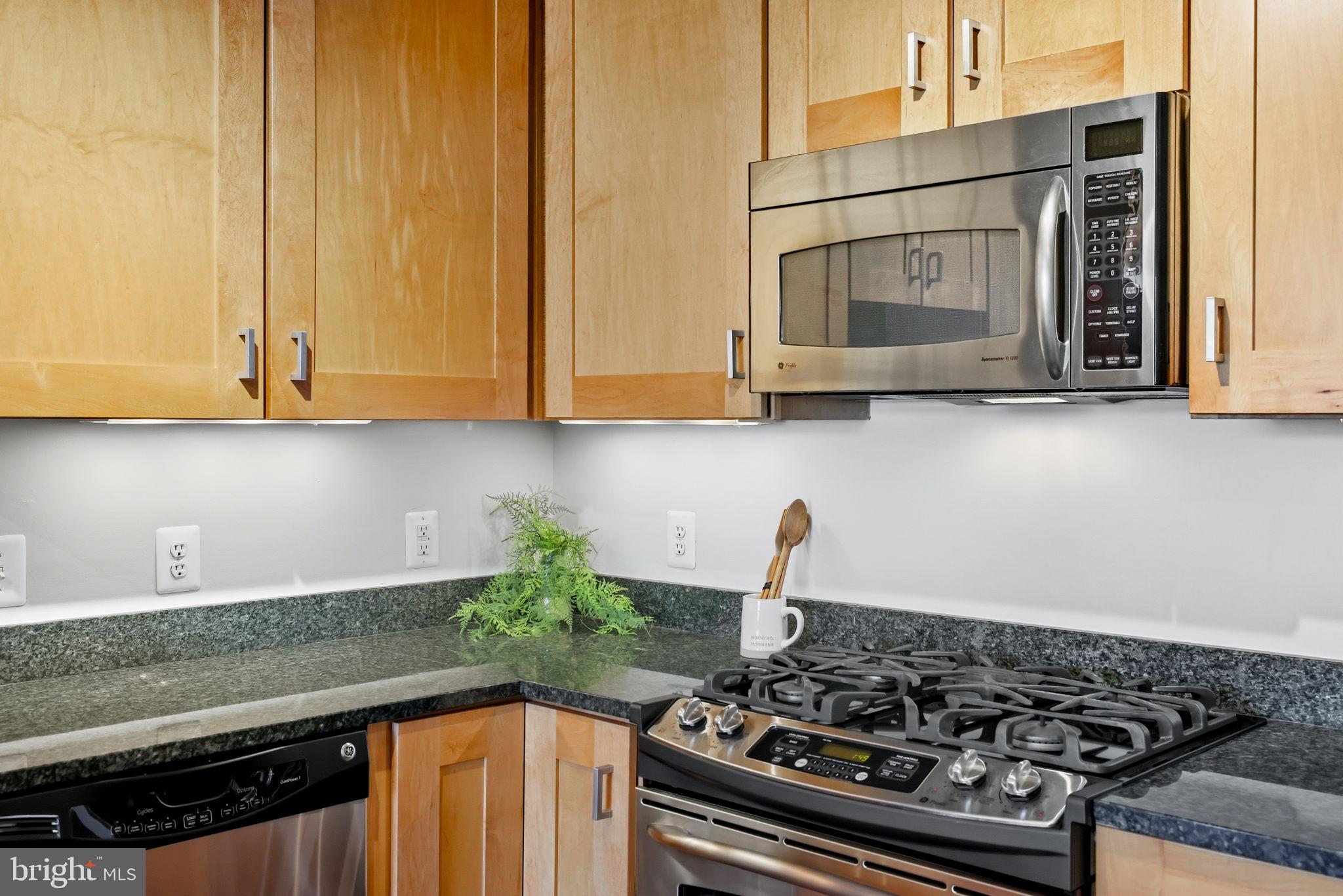 2200 N WESTMORELAND STREET 202