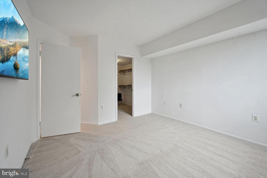 1001 N RANDOLPH STREET 608