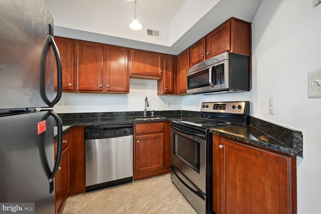 1001 N RANDOLPH STREET 608
