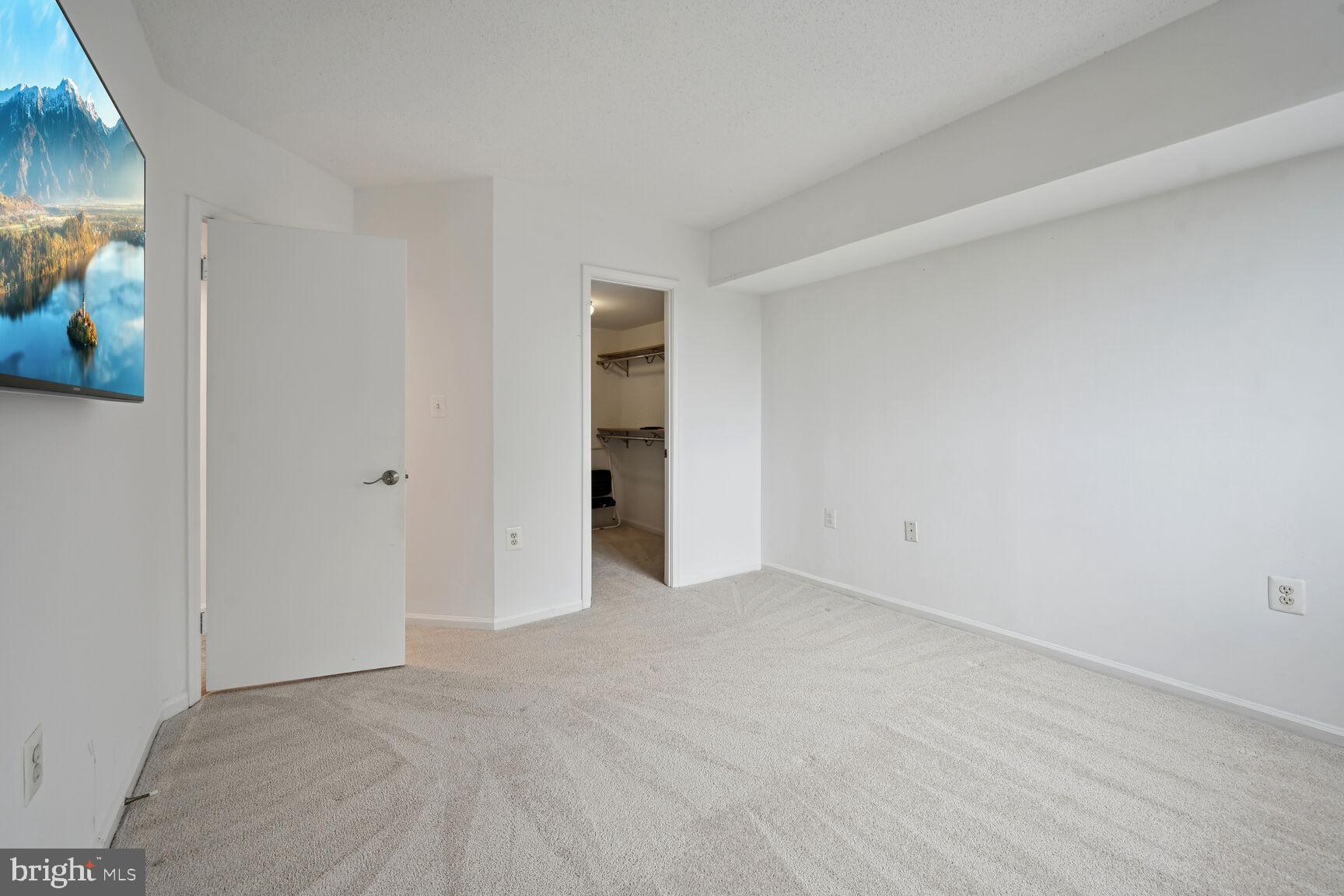 1001 N RANDOLPH STREET 608