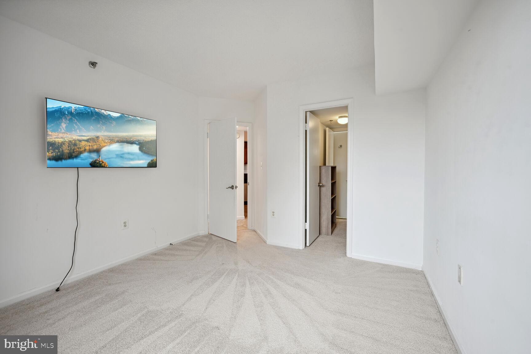 1001 N RANDOLPH STREET 608