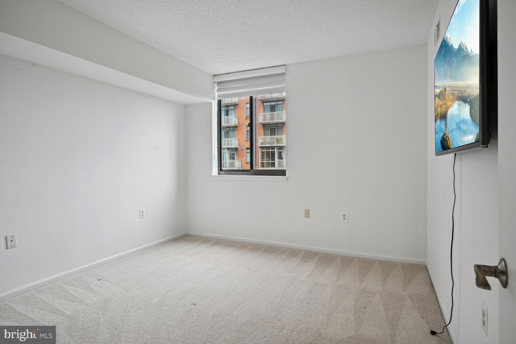 1001 N RANDOLPH STREET 608
