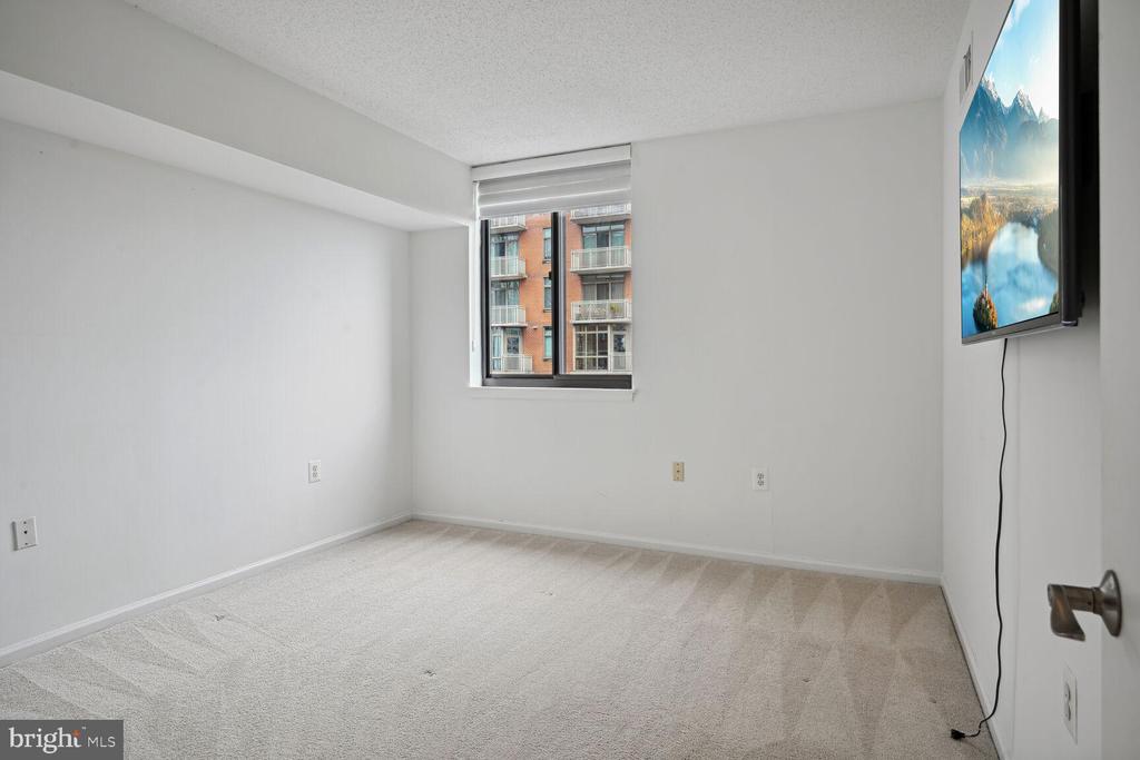 1001 N RANDOLPH STREET 608