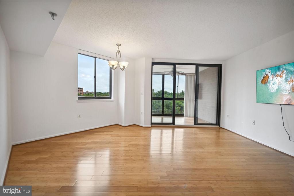 1001 N RANDOLPH STREET 608
