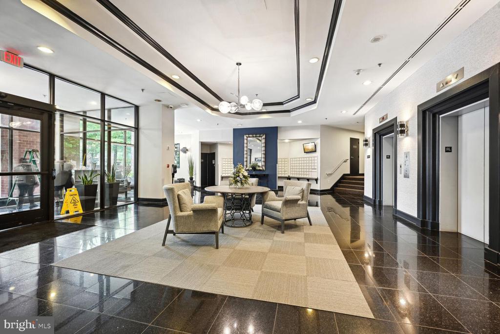 1001 N RANDOLPH STREET 608