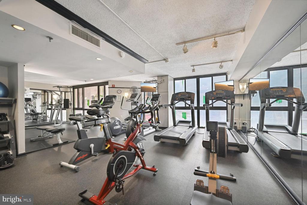 1001 N RANDOLPH STREET 608