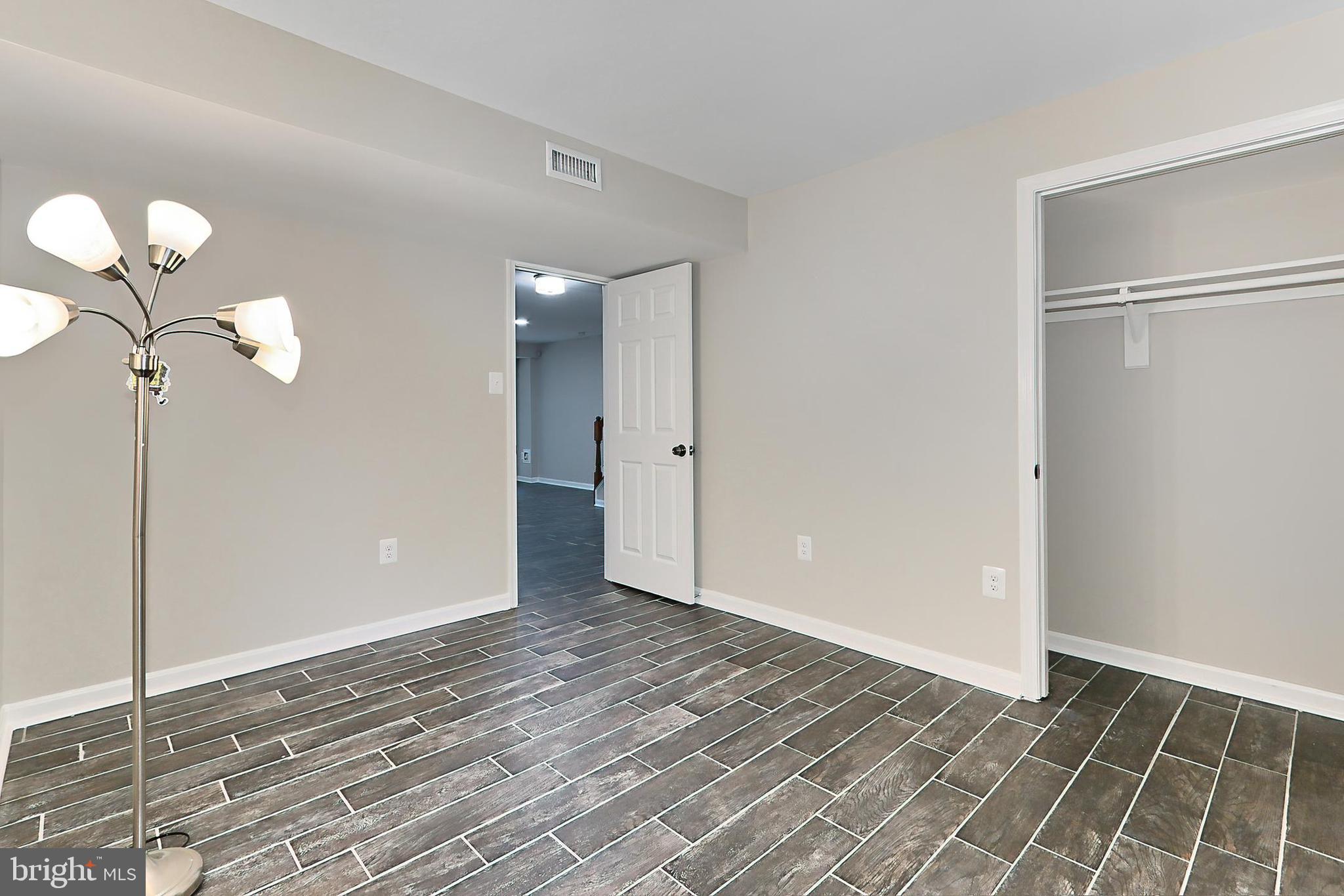 6495 ENGLISH IVY COURT