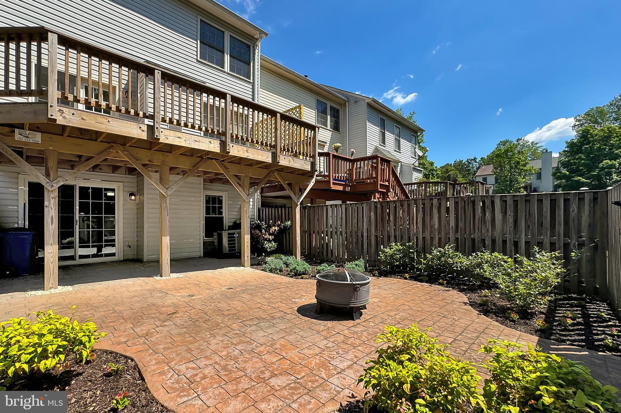 6495 ENGLISH IVY COURT