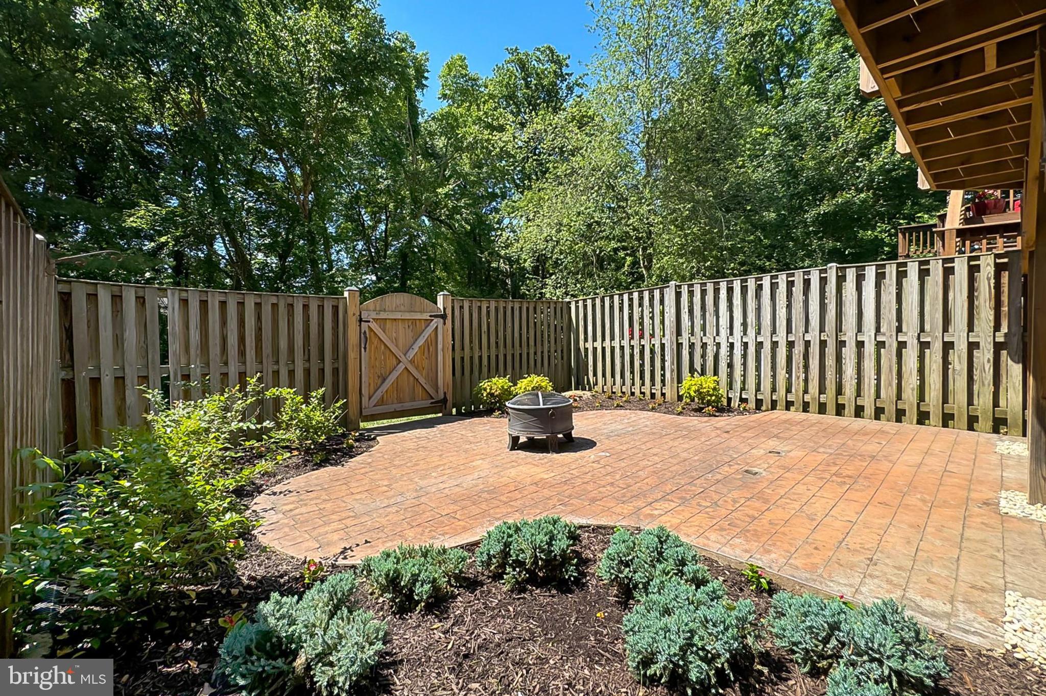 6495 ENGLISH IVY COURT