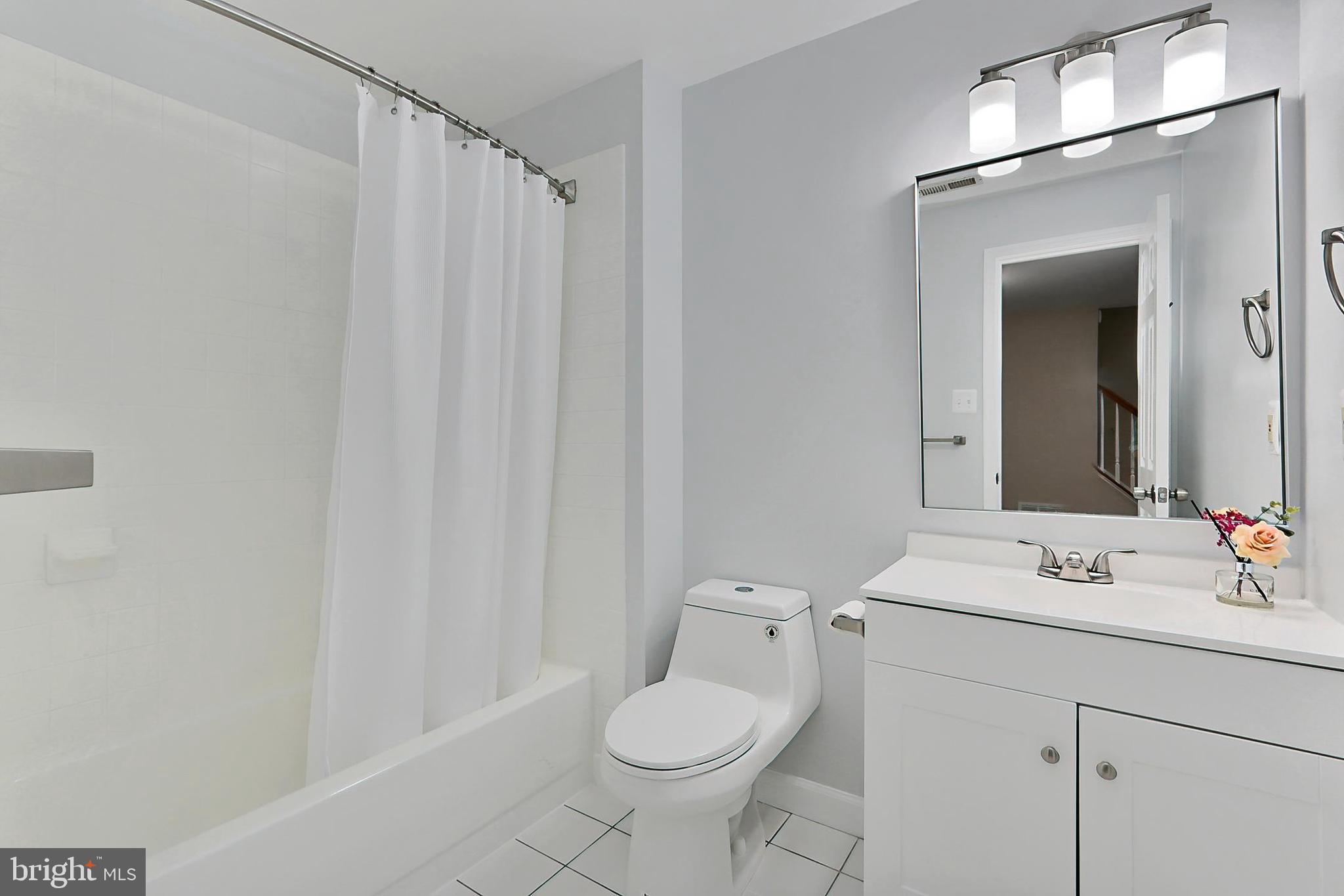 6495 ENGLISH IVY COURT