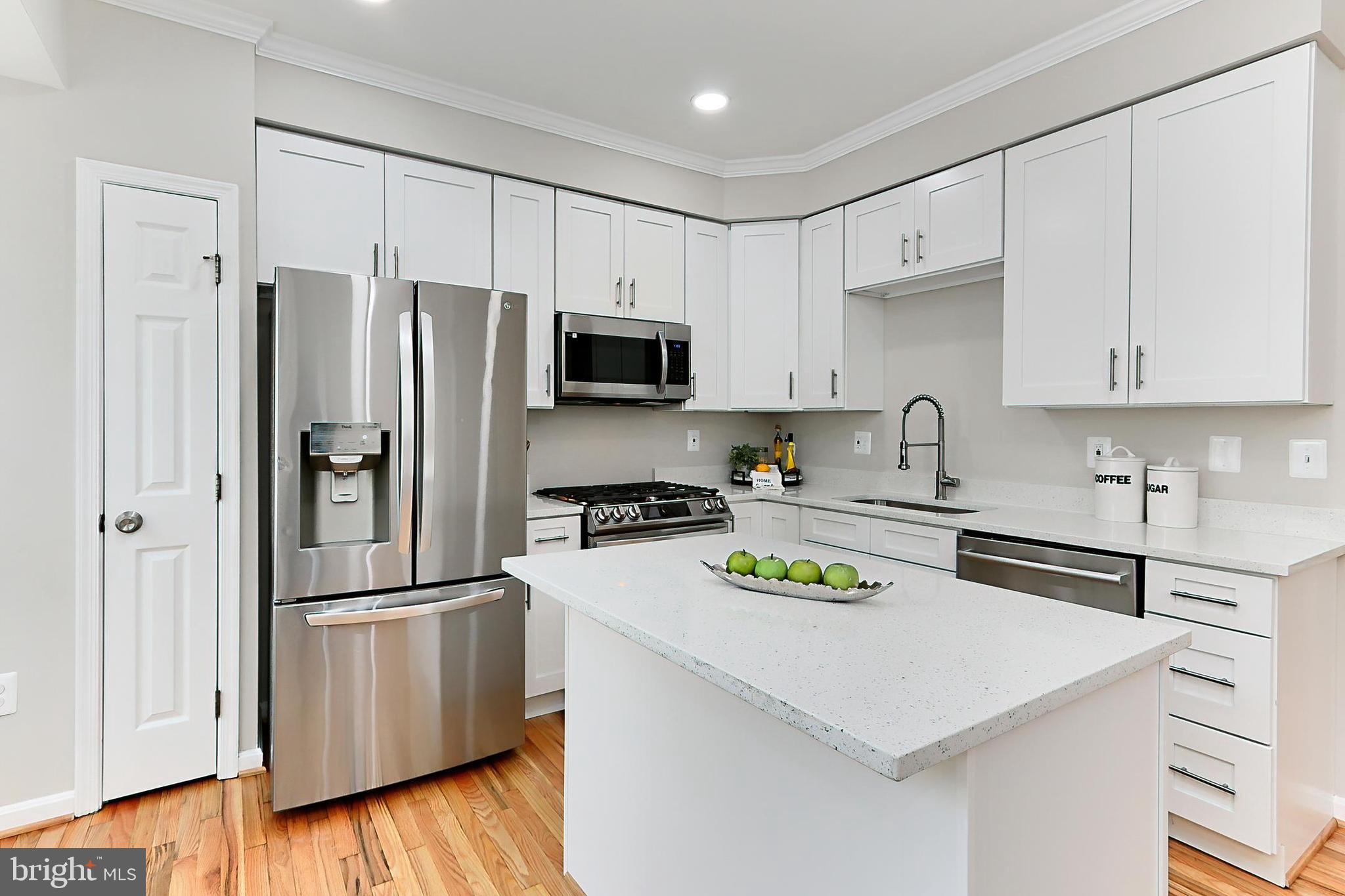 6495 ENGLISH IVY COURT