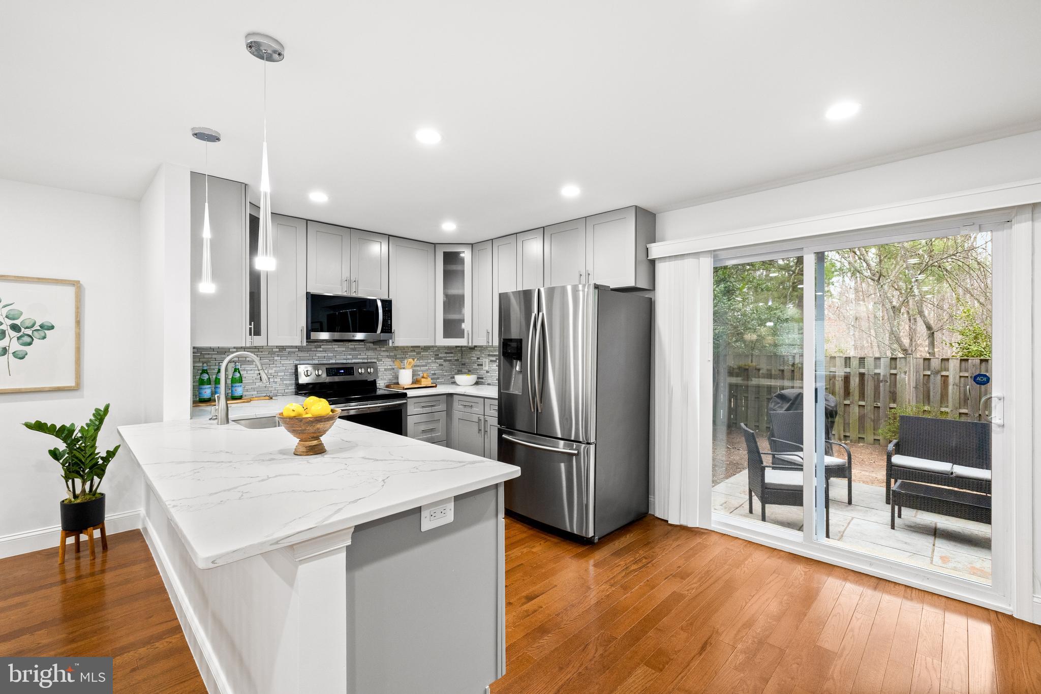 8732 RIDGE HOLLOW COURT