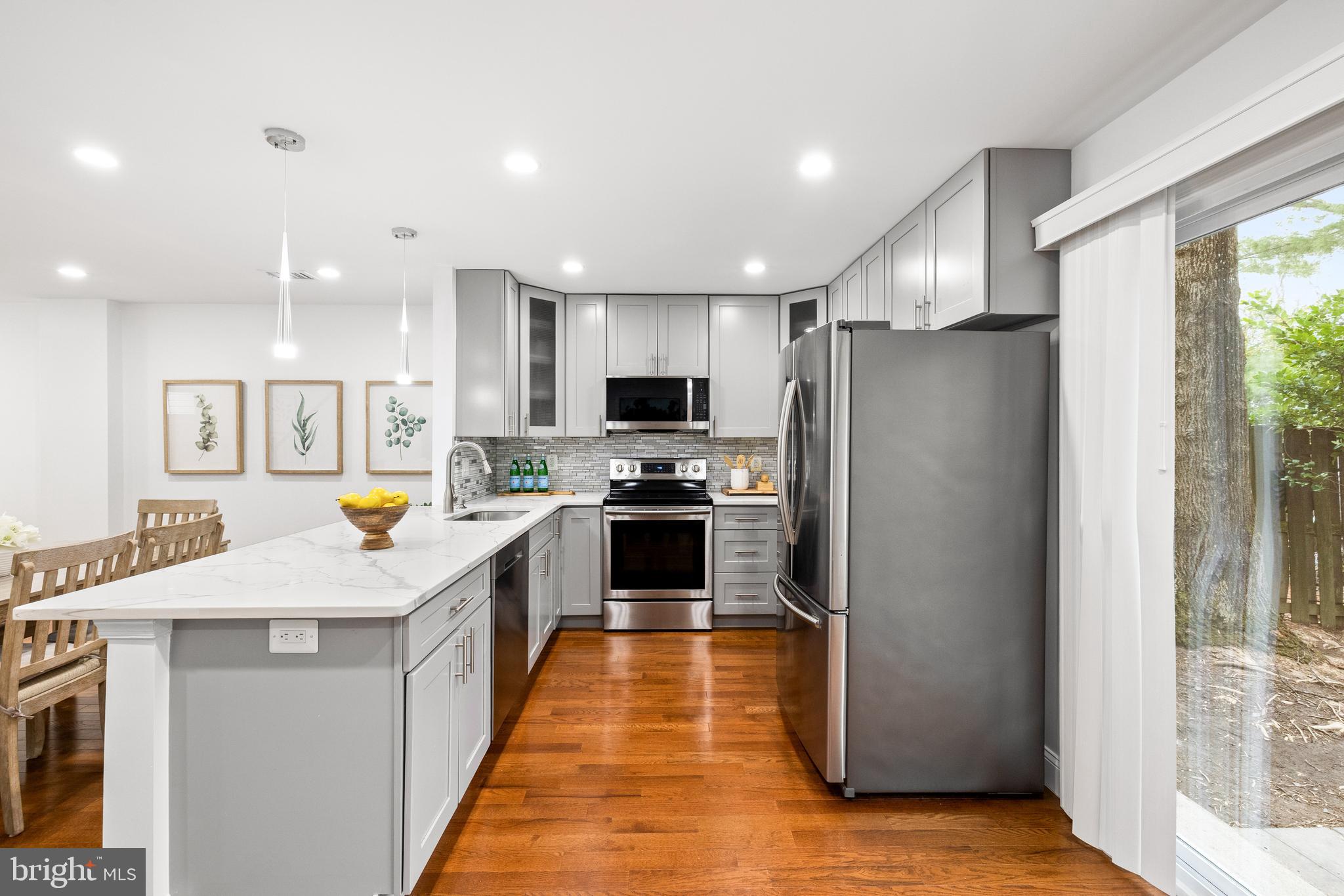 8732 RIDGE HOLLOW COURT