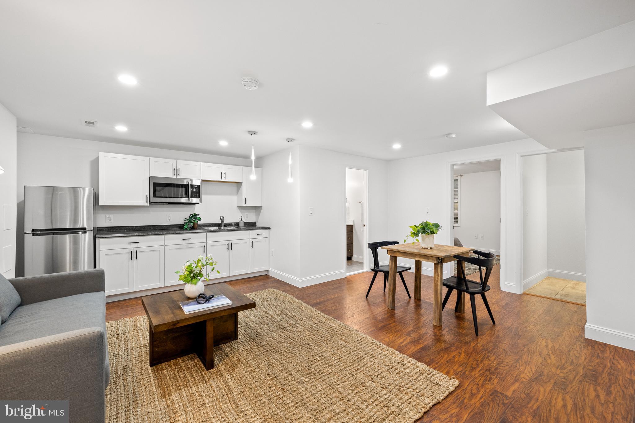 8732 RIDGE HOLLOW COURT