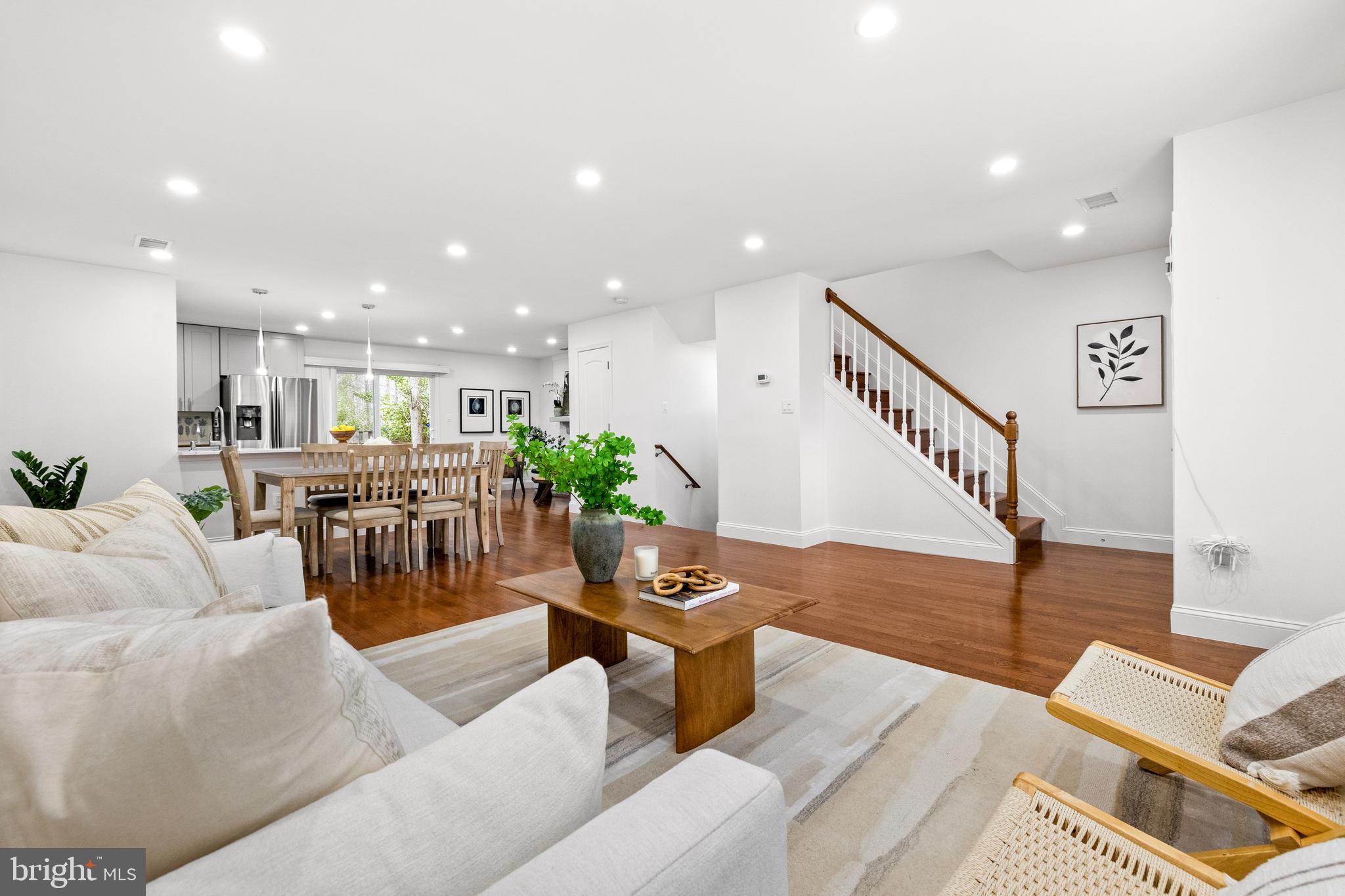 8732 RIDGE HOLLOW COURT